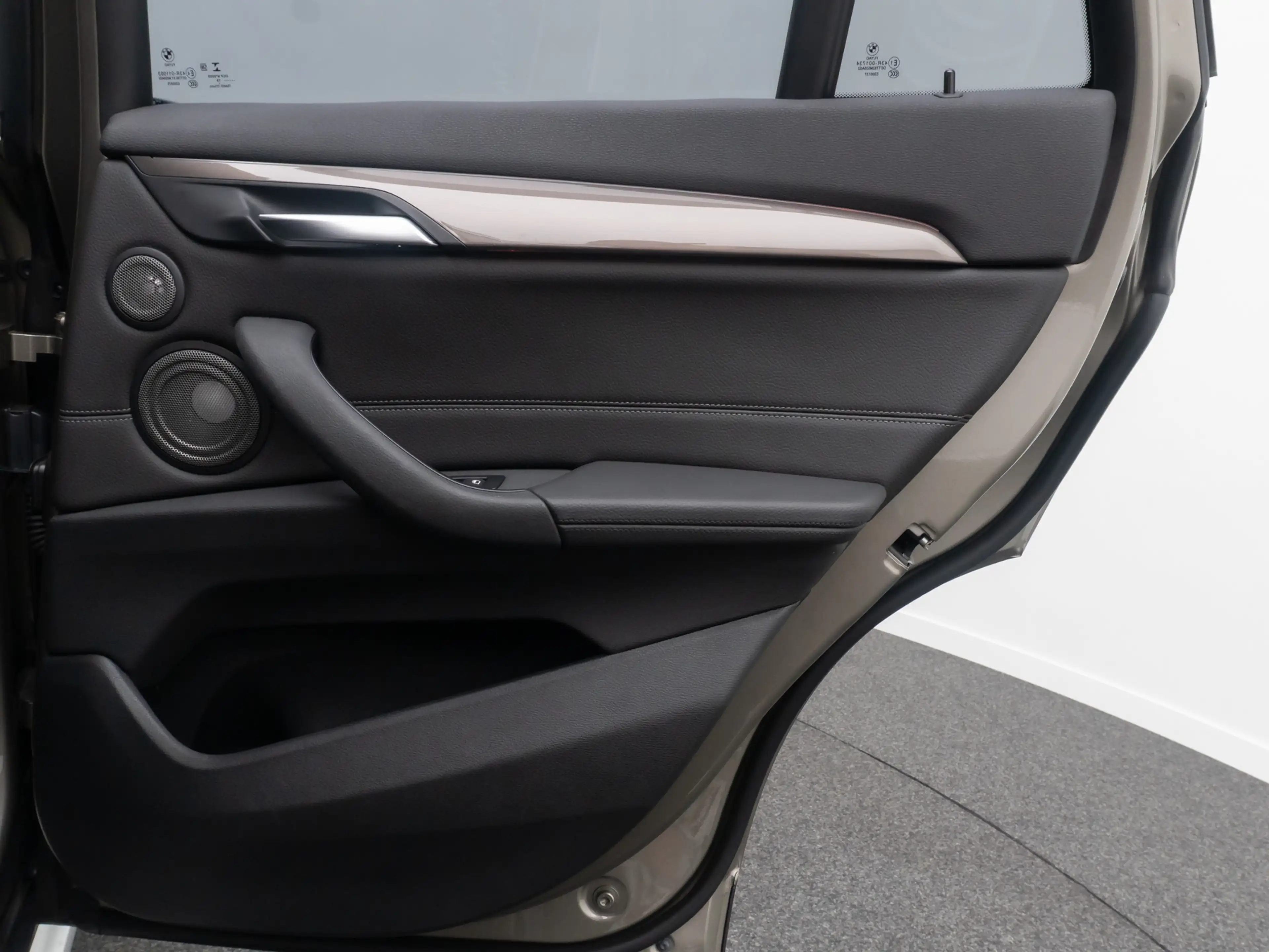 BMW X1 xLine Kamera HUD Alarm H K NaviPlus 18 — photo 30