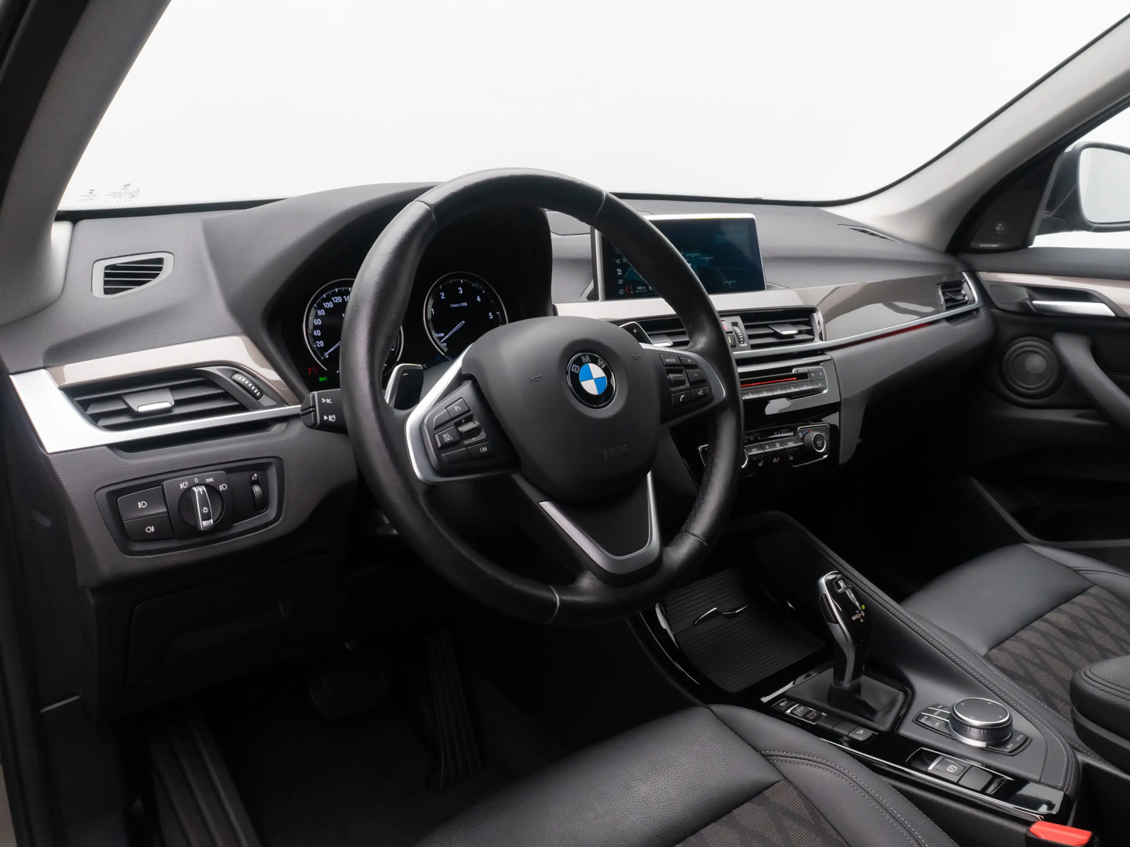 BMW X1 xLine Kamera HUD Alarm H K NaviPlus 18 — photo 20