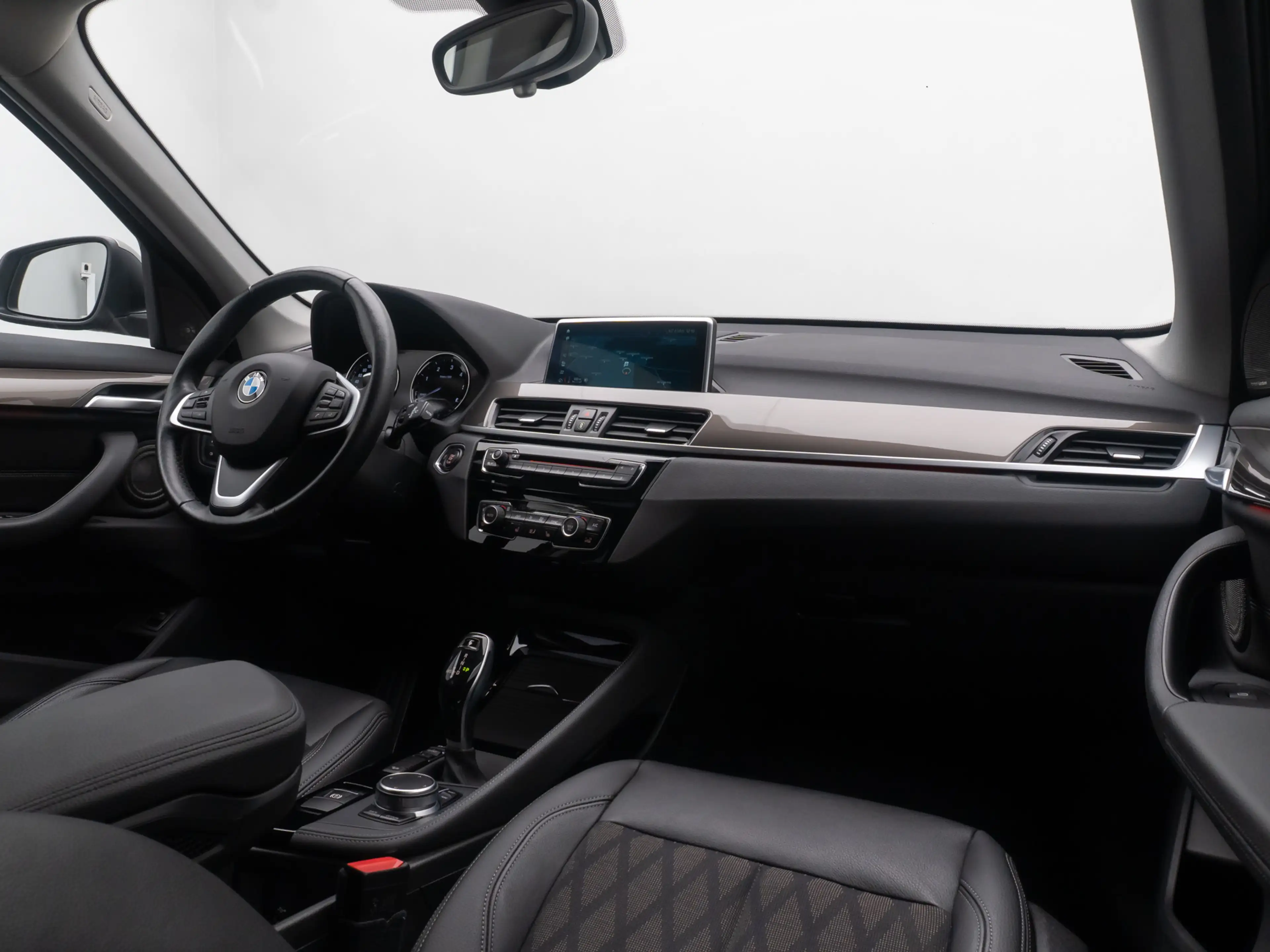 BMW X1 xLine Kamera HUD Alarm H K NaviPlus 18 — photo 38