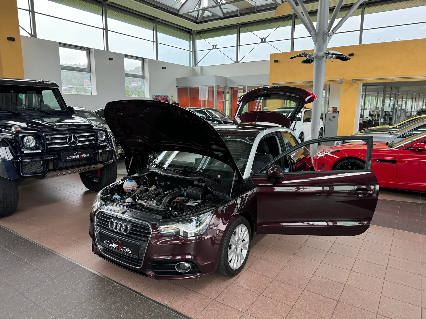 Audi A1 1.2 TFSI Ambition Xenon Plus Drive Paket Plus Rojo - 2