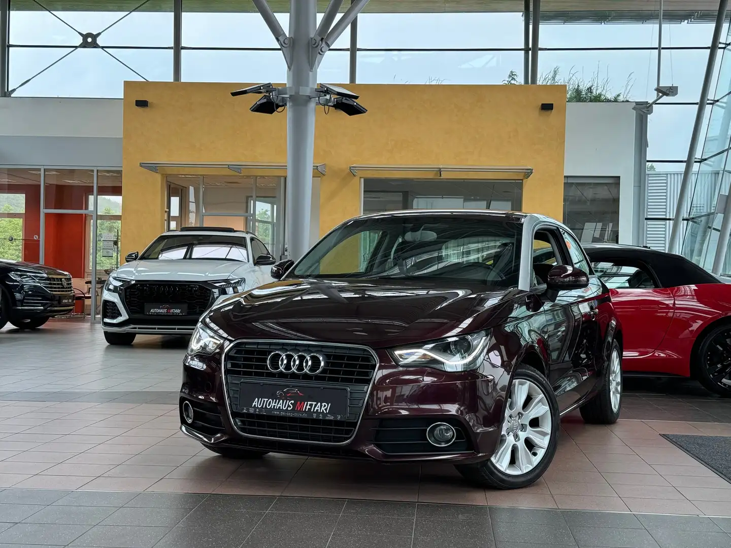 Audi A1 1.2 TFSI Ambition Xenon Plus Drive Paket Plus Rojo - 1