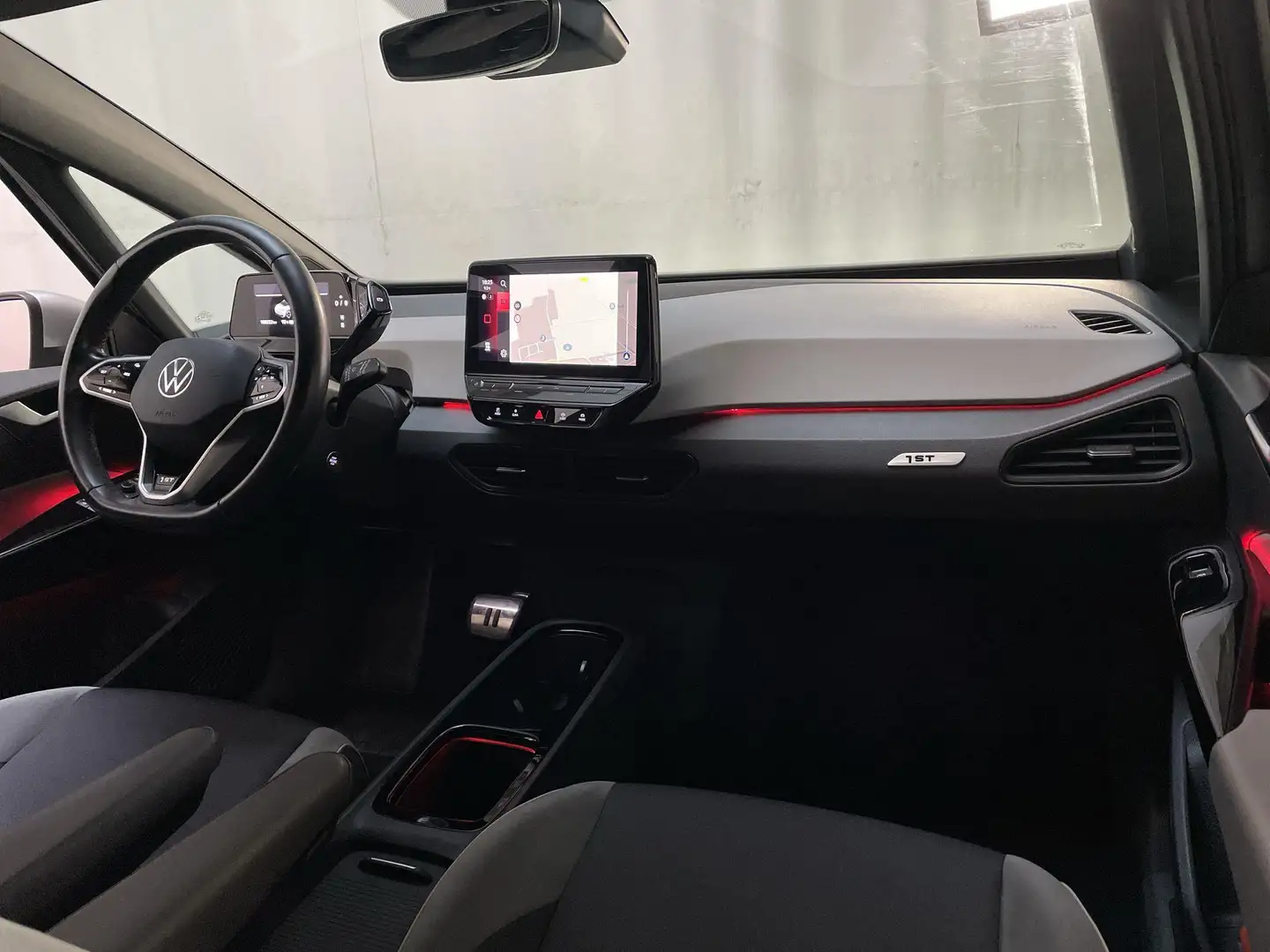 Volkswagen ID.3 First Plus 58 kWh LED Camera Stoelverwarming Sfeer Grijs - 2