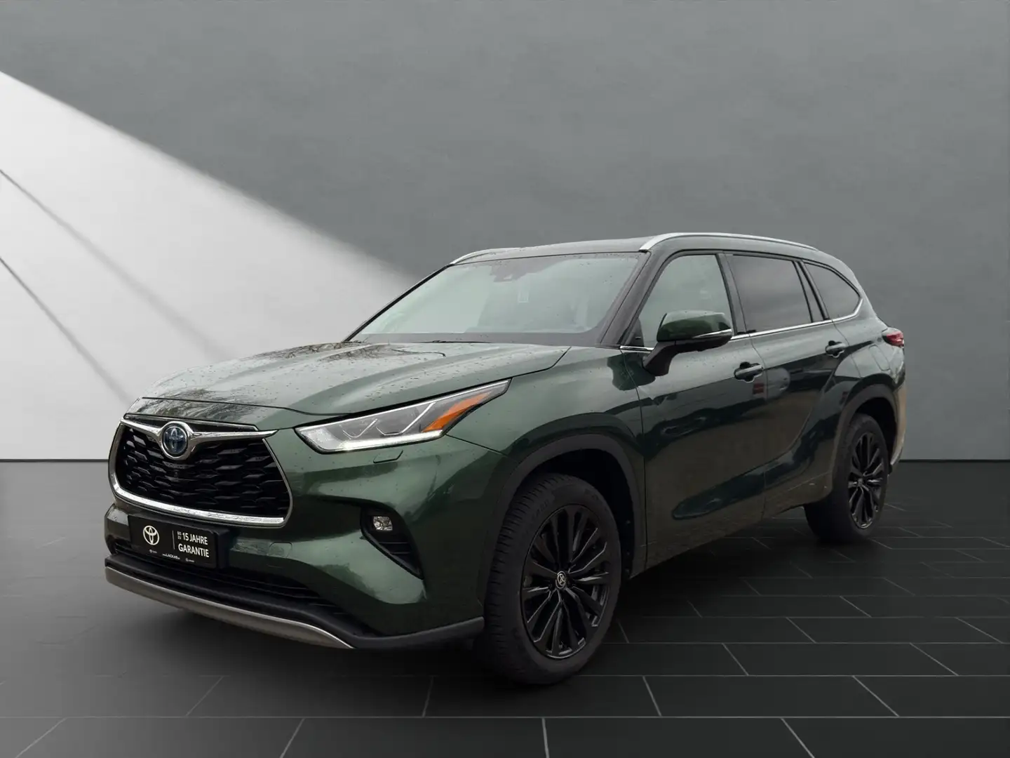 Toyota Highlander Hybrid Luxury 7 SITZER+LEDER+HuD+JBL Grün - 1