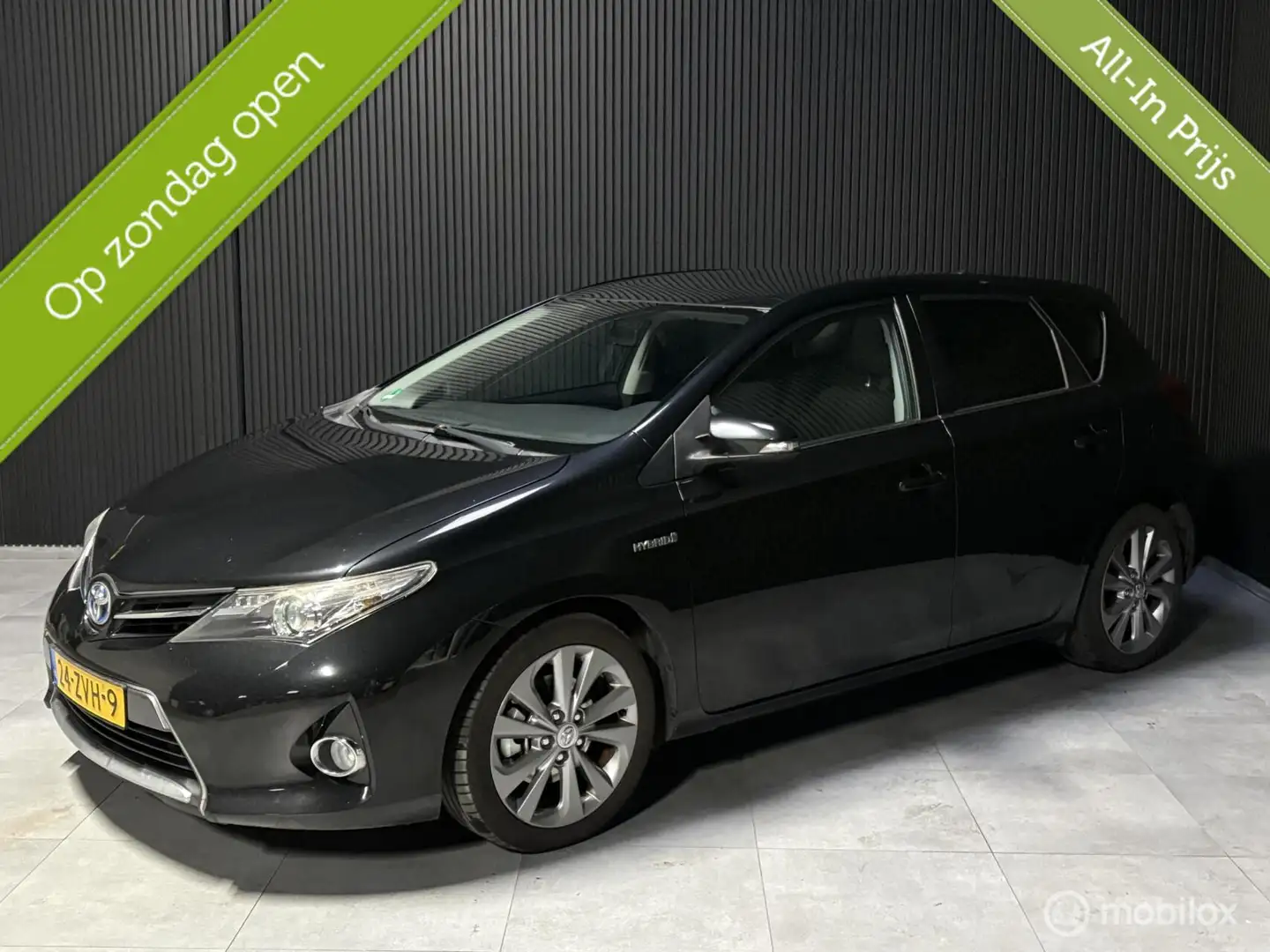 Toyota Auris 1.8 Hybrid Dynamic - Panorama - Dealeronderhouden Zwart - 1