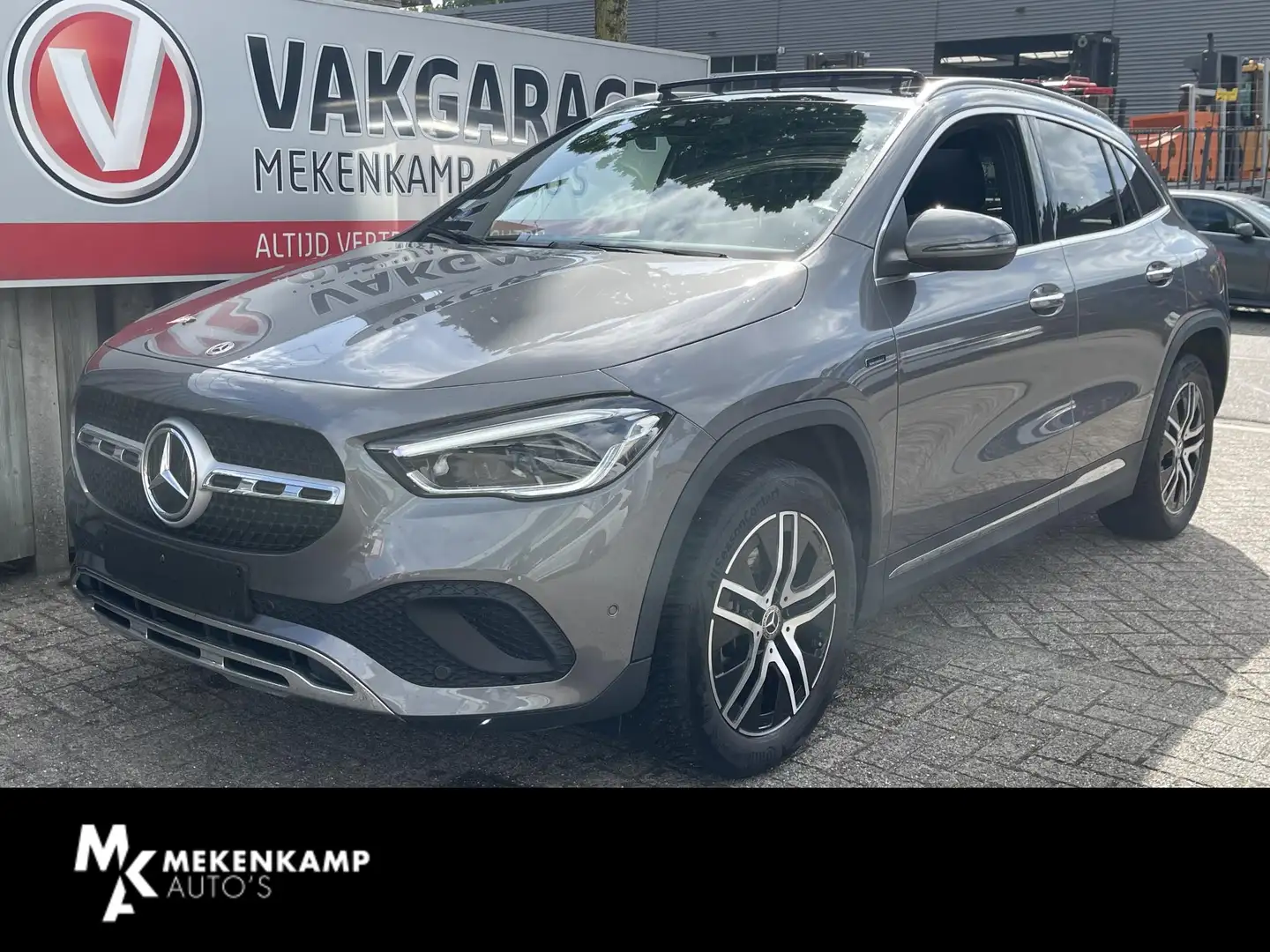 Mercedes-Benz GLA 250 e Progressive 18"/Trekhaak/Matrix LED/Leder + stoe Gris - 1