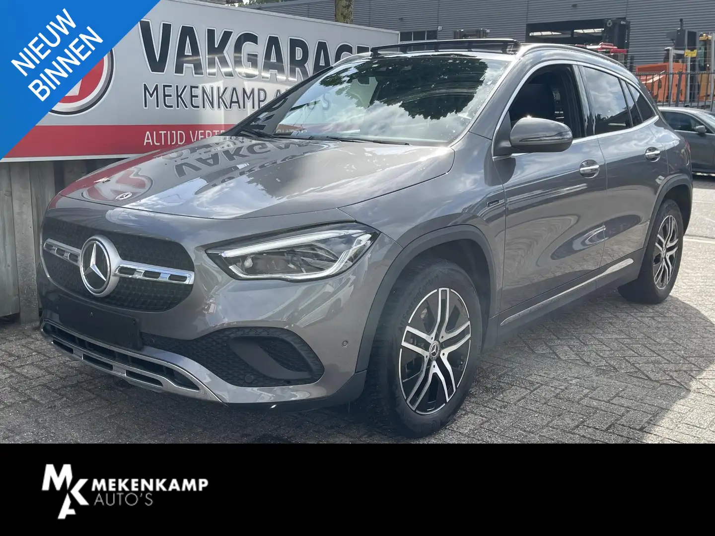 Mercedes-Benz GLA 250 e Progressive 18"/Trekhaak/Matrix LED/Leder + stoe Grijs - 1