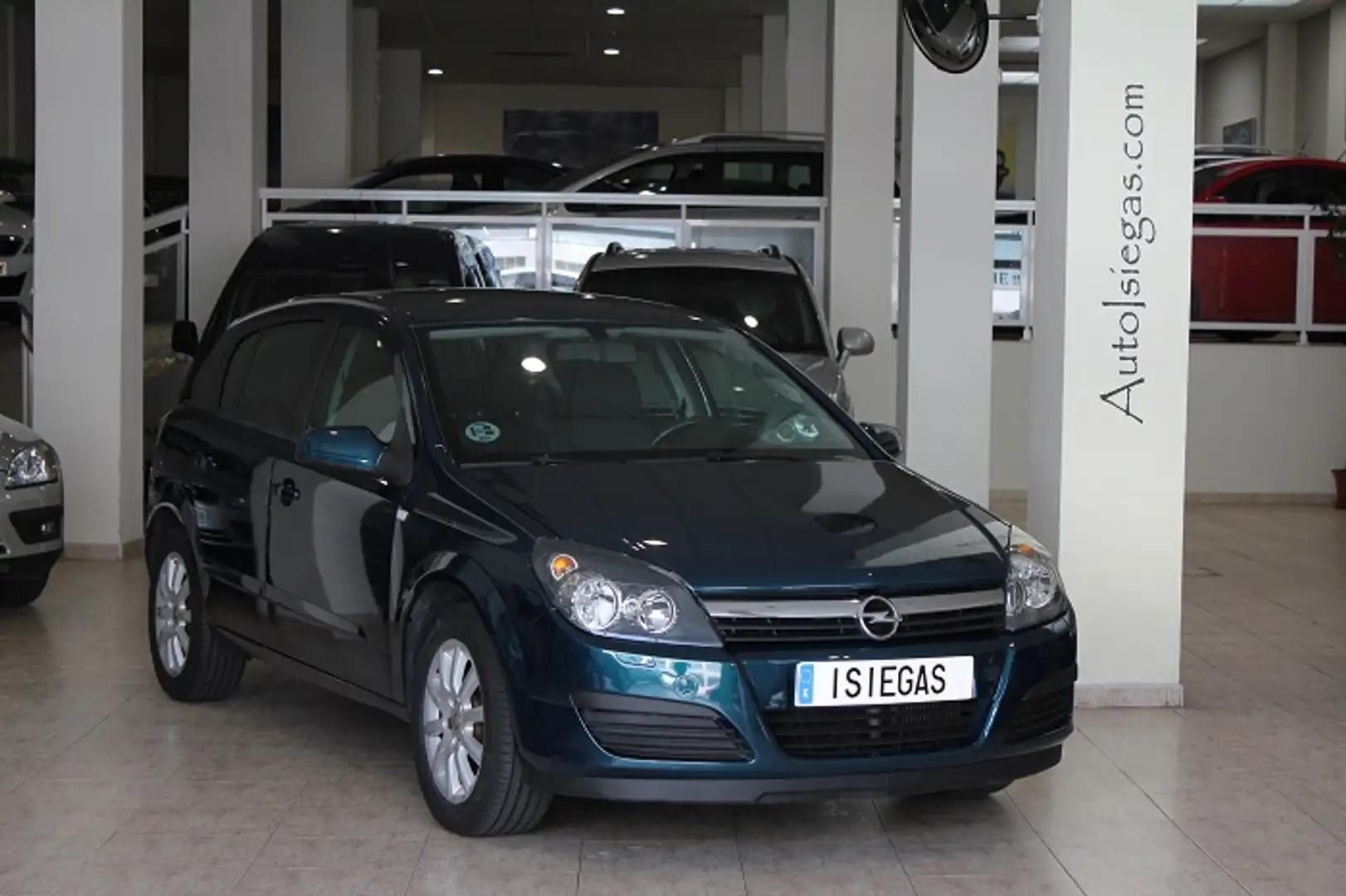 Opel Astra 1.7CDTi Cosmo Verde - 1