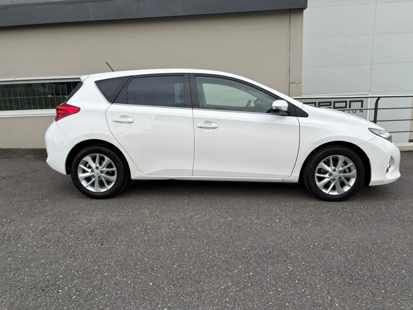Toyota Auris 130 Business Blanco - 2