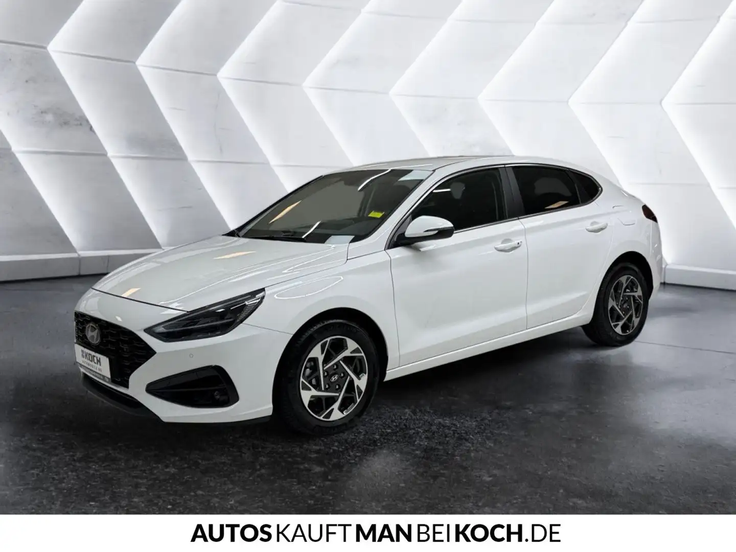 Hyundai i30 Fastback 1.0T-GDI DCT LED Navi Klima Temp.LM Weiß - 2