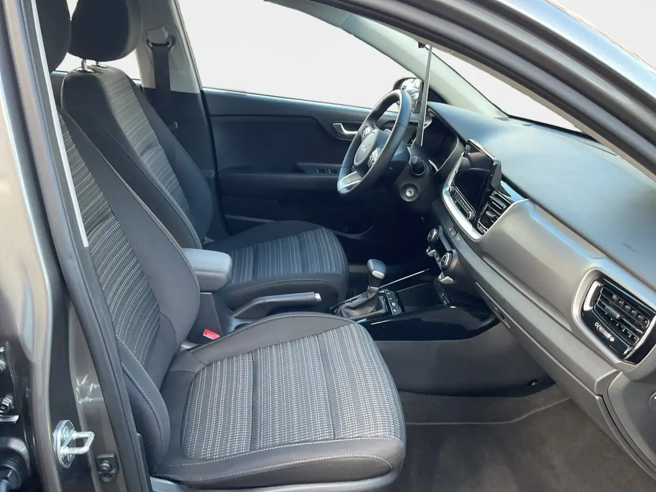 Kia Stonic 1.0 T-GDI Vision +DCT+Navi+R.Kam+Alwetter+ 12
