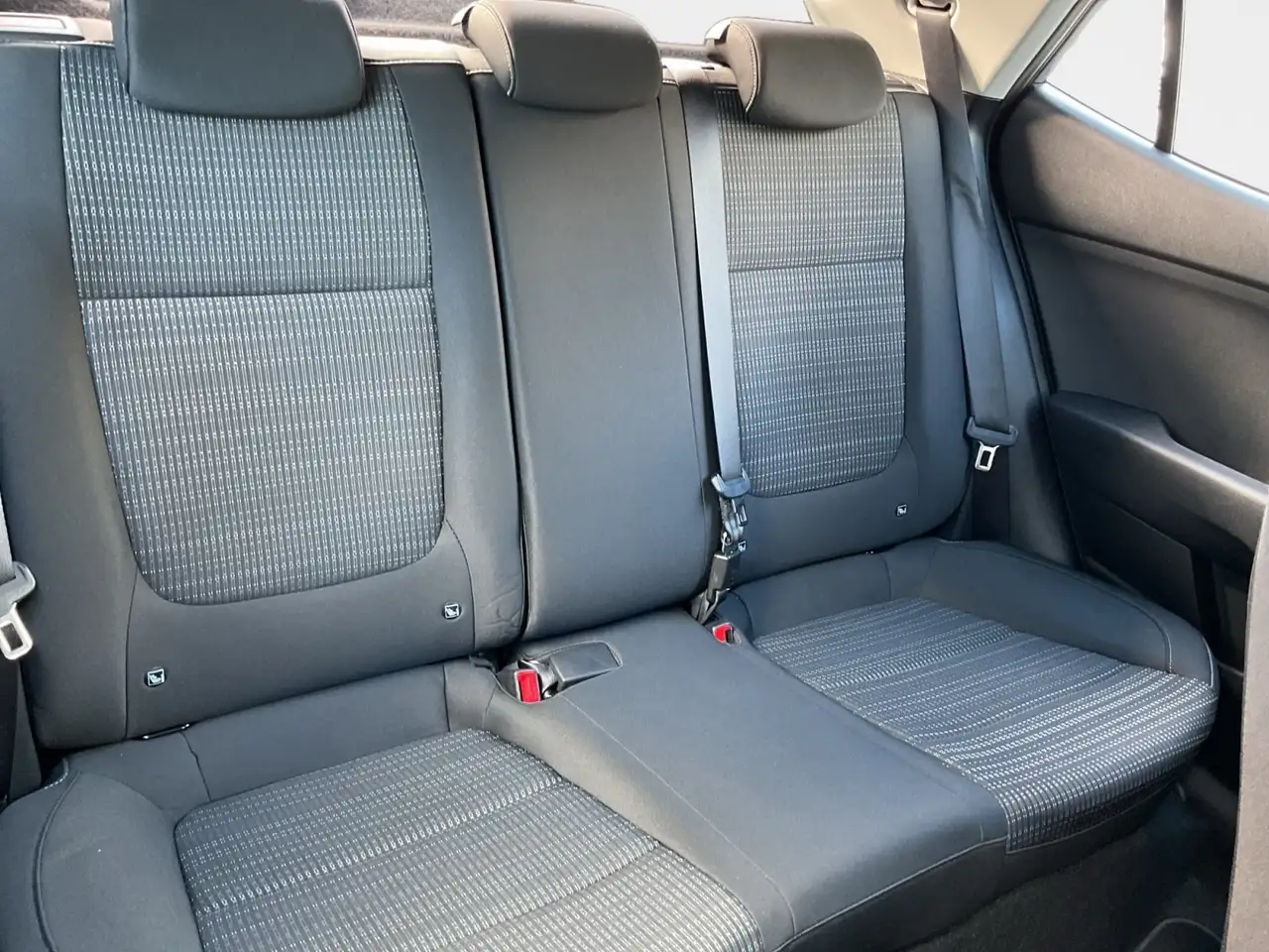 Kia Stonic 1.0 T-GDI Vision +DCT+Navi+R.Kam+Alwetter+ 10