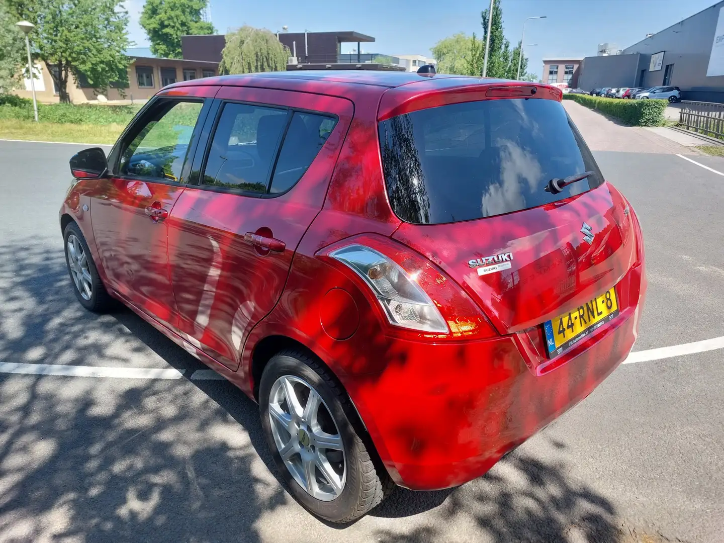 Suzuki Swift 1.2 Exclusive 5 Deurs AIRCO Lichte schade Rood - 2