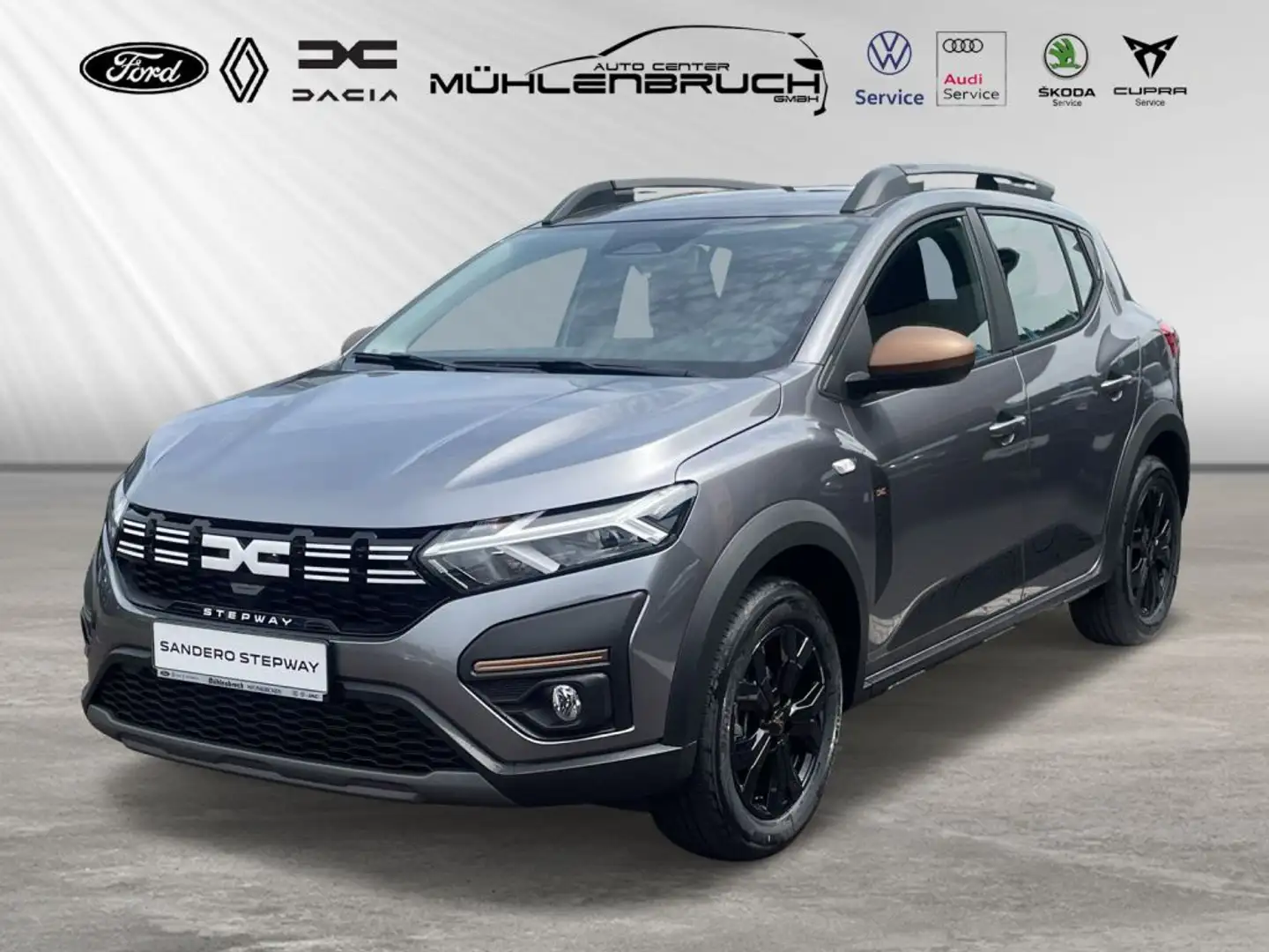 Dacia Sandero Stepway TCe 110 Extreme (DJF) Grau - 1