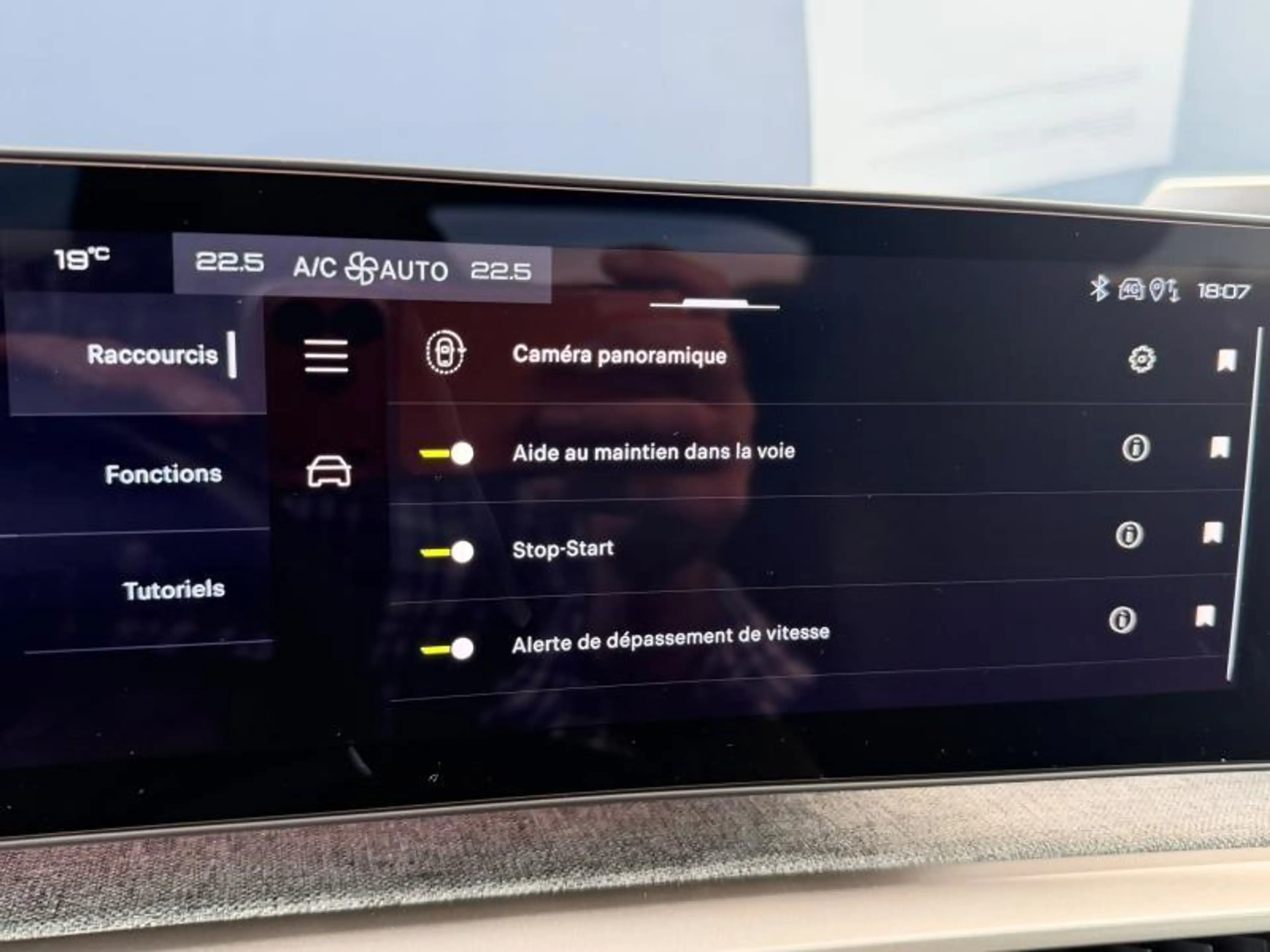 Peugeot 3008 Allure / MHEV / E-DSC6 — photo 13