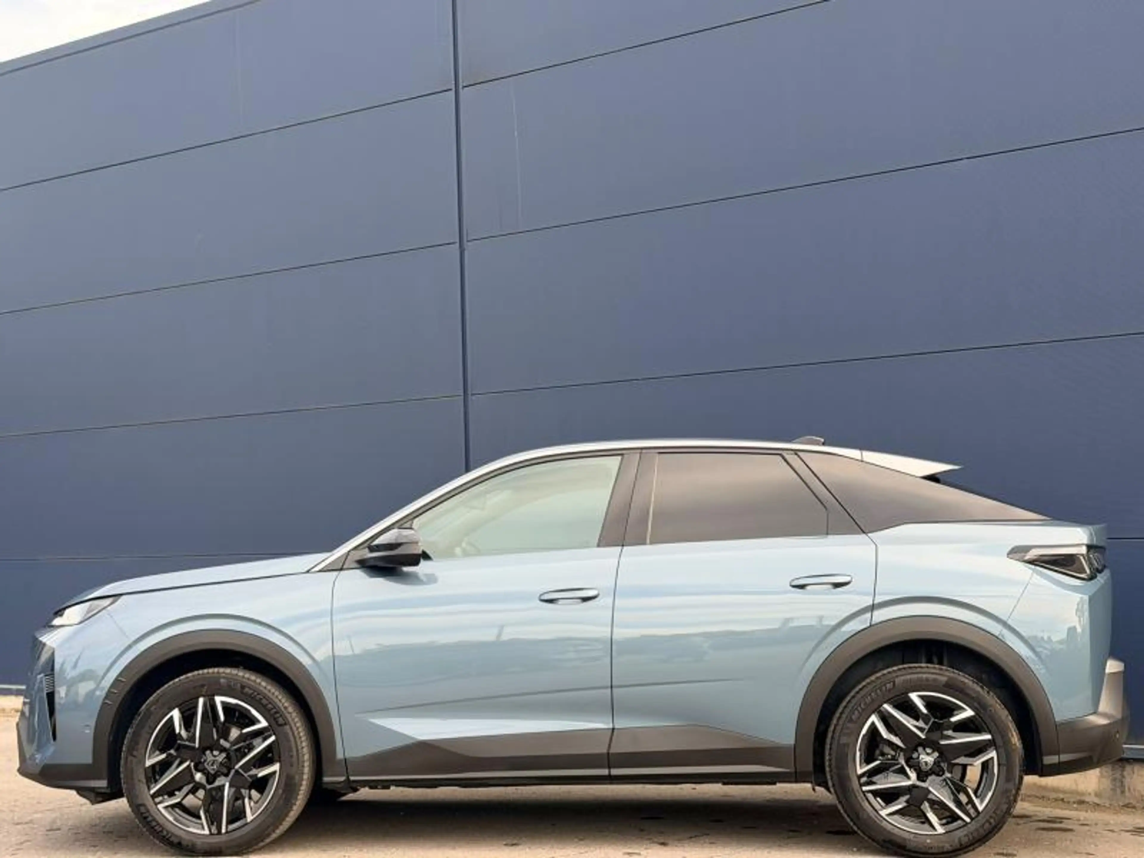 Peugeot 3008 Allure / MHEV / E-DSC6 — photo 4