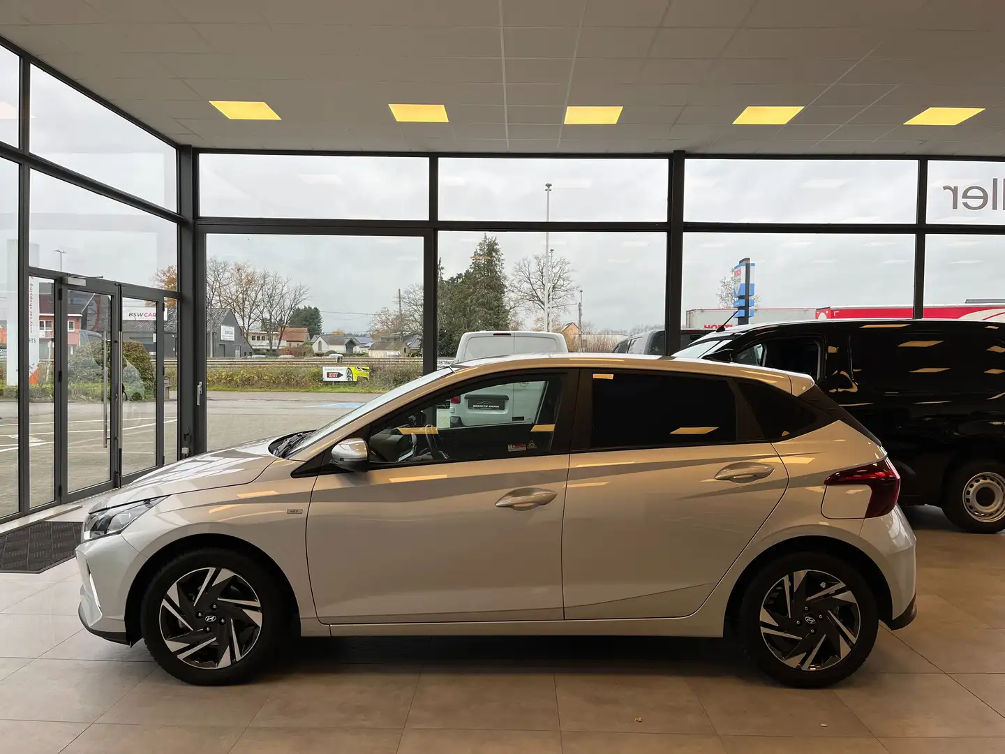 Hyundai i20 i20 1.0 T-GDI 48V-Hybrid DCT met camera + carplay Plateado - 2