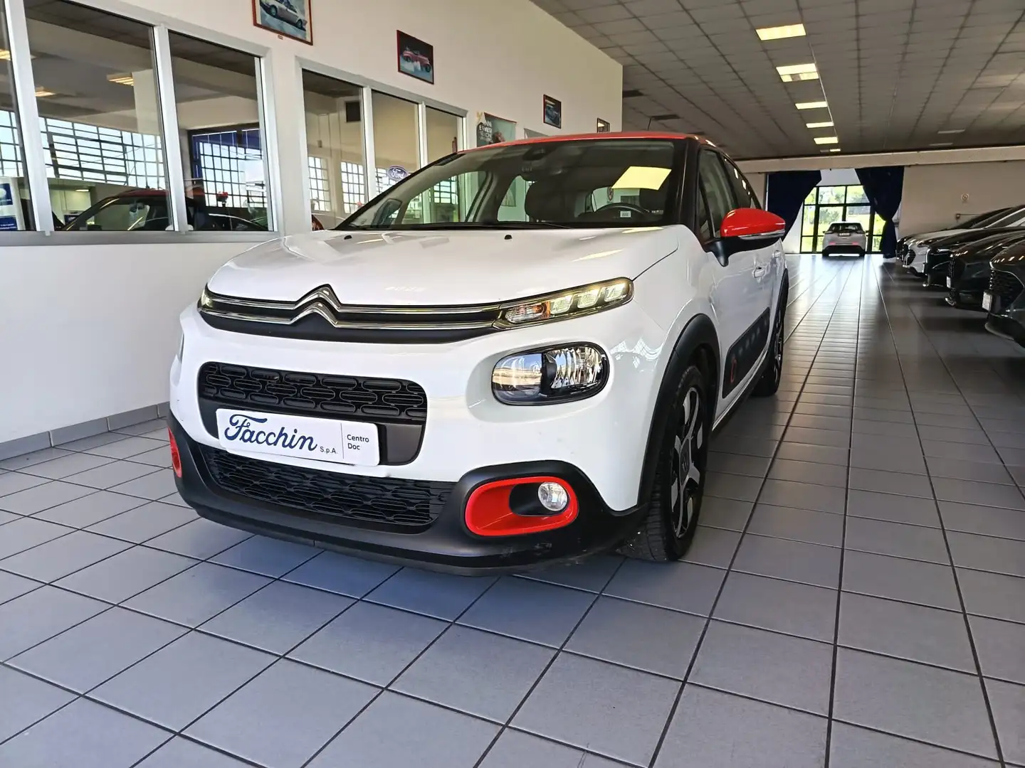 Citroen C3 1.6 BlueHdi 75cv Shine "NEOPATENTATI" Bianco - 1
