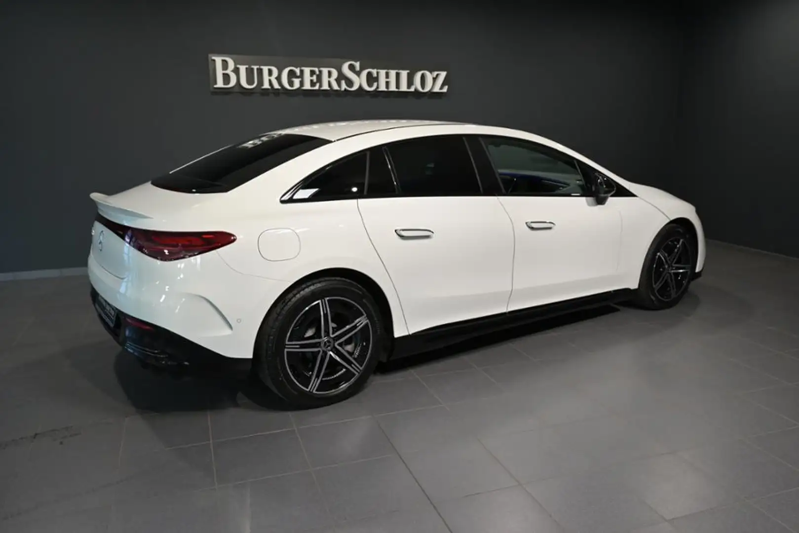 Mercedes-Benz EQE 300 AMG/DISTRO/AHK/NIGHT/KEYLESS/WINTERP/SHZ Weiß - 2
