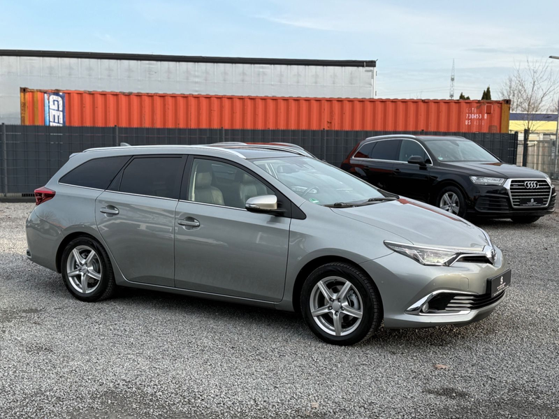 Toyota Auris Touring Sports Executive — photo 4