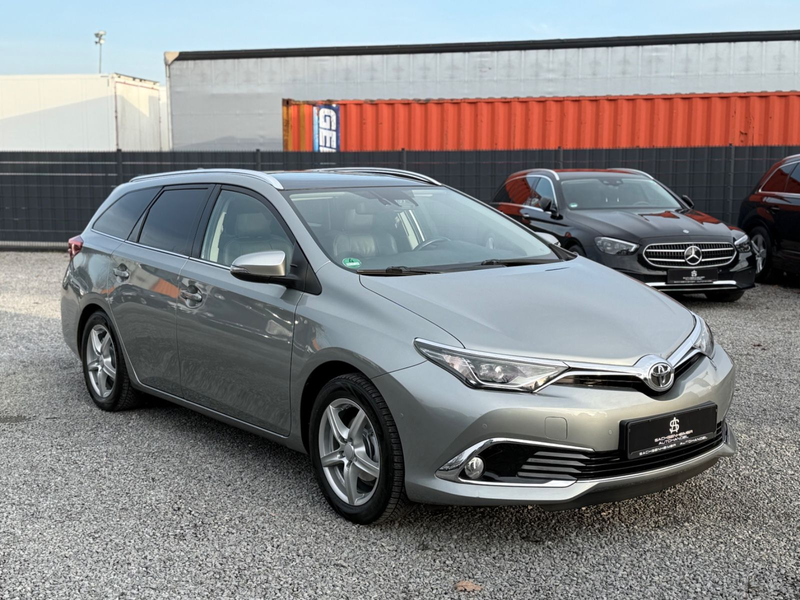 Toyota Auris Touring Sports Executive — photo 3