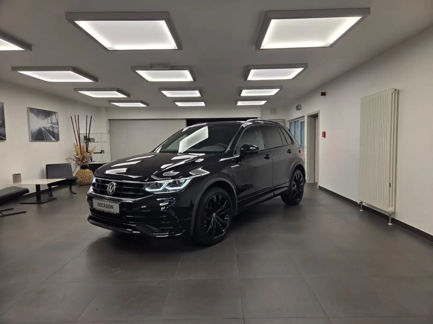 Volkswagen Tiguan R-line 2.0 TDI 147kW 4Motion DSG Noir - 1