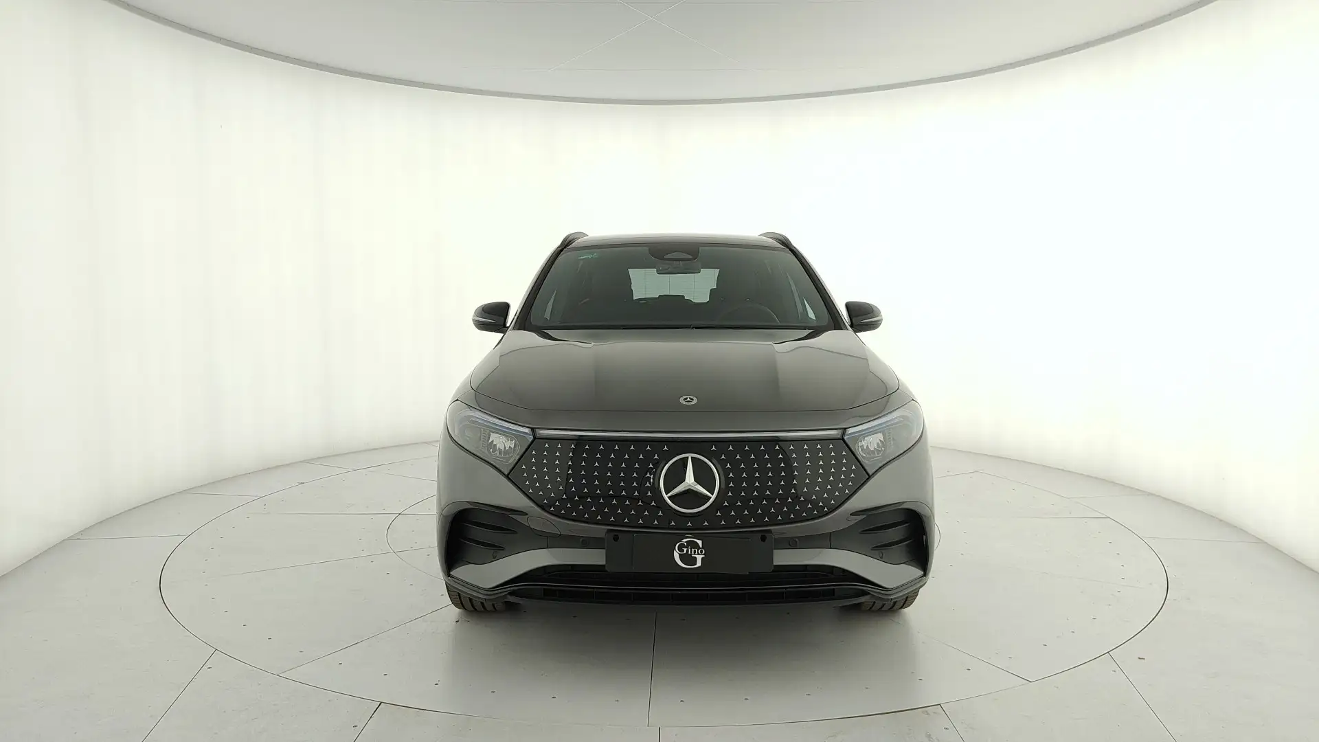 Mercedes-Benz EQA 250 + Grau - 2