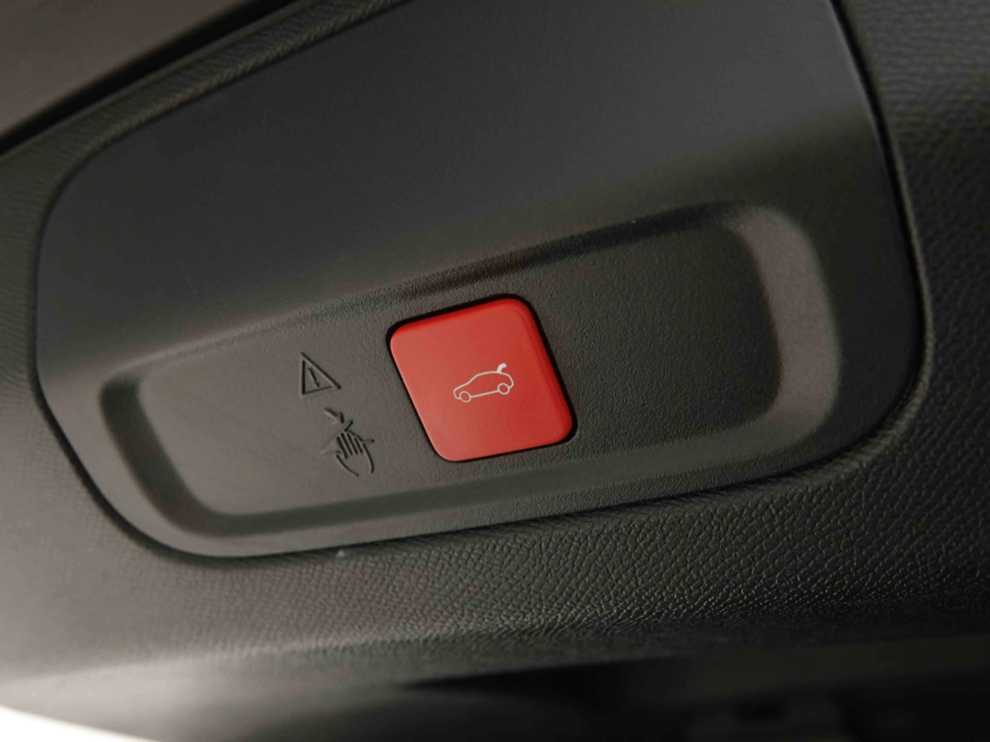 Peugeot 408 PHEV 225 | EV Range 60km | GT | LED Matrix | Leather/Alcantara | Keyless — photo 7