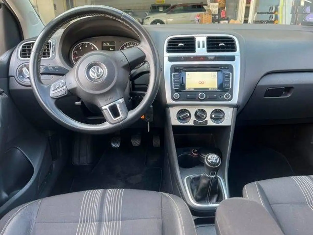 Volkswagen Polo 1.4 16S 75 Confort
