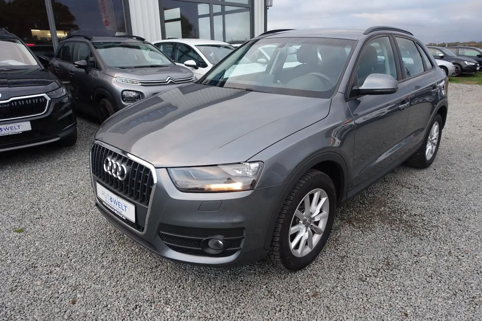 Audi Q3 2.0TDI KLIMAAUT SITZH Zahnr+Insp NEU ALU 17'' Grau - 2