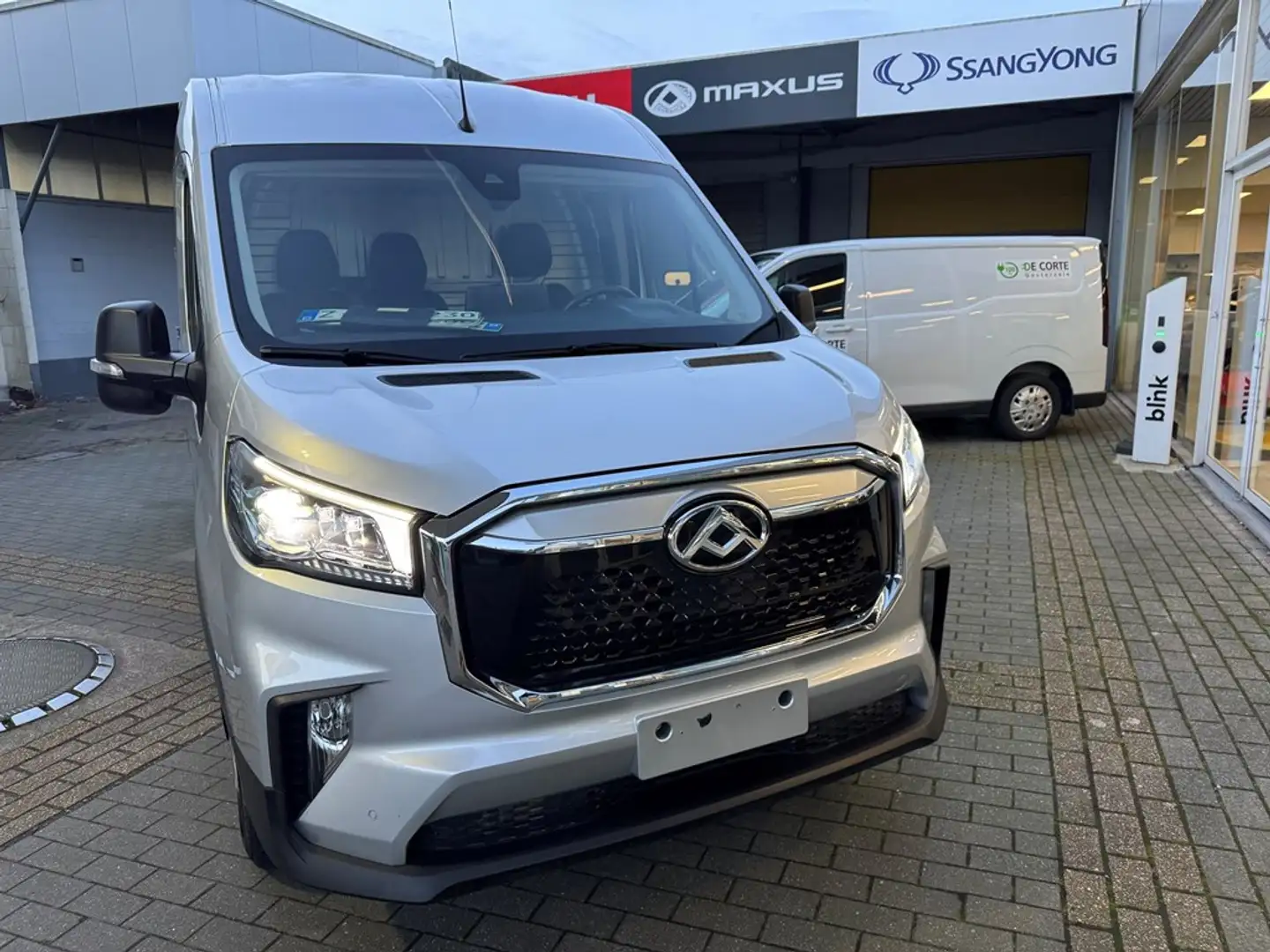 Maxus Luxury 72 kw 19490 € +btw Argent - 1