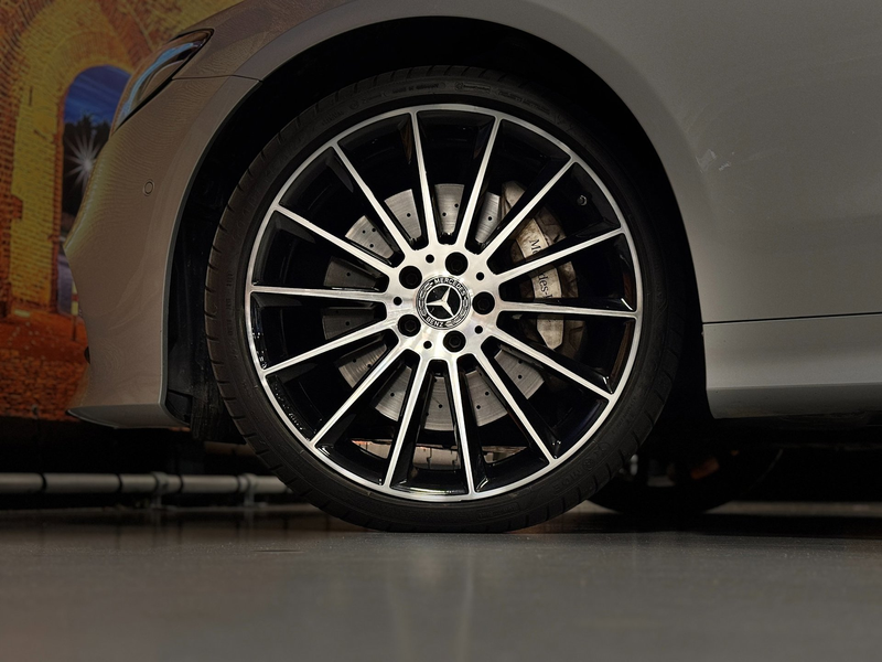 Mercedes-Benz E 400 Cabrio 4Matic AMG 25th Ed. Full Options — photo 11
