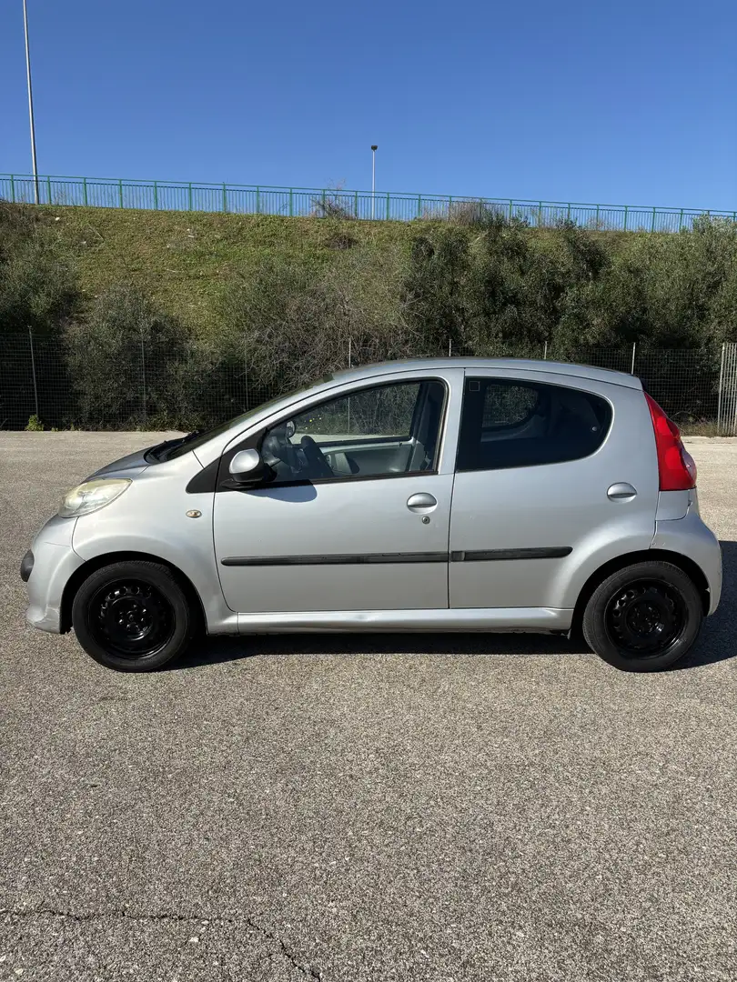 Peugeot 107 5p 1.0 12v Plaisir - 2