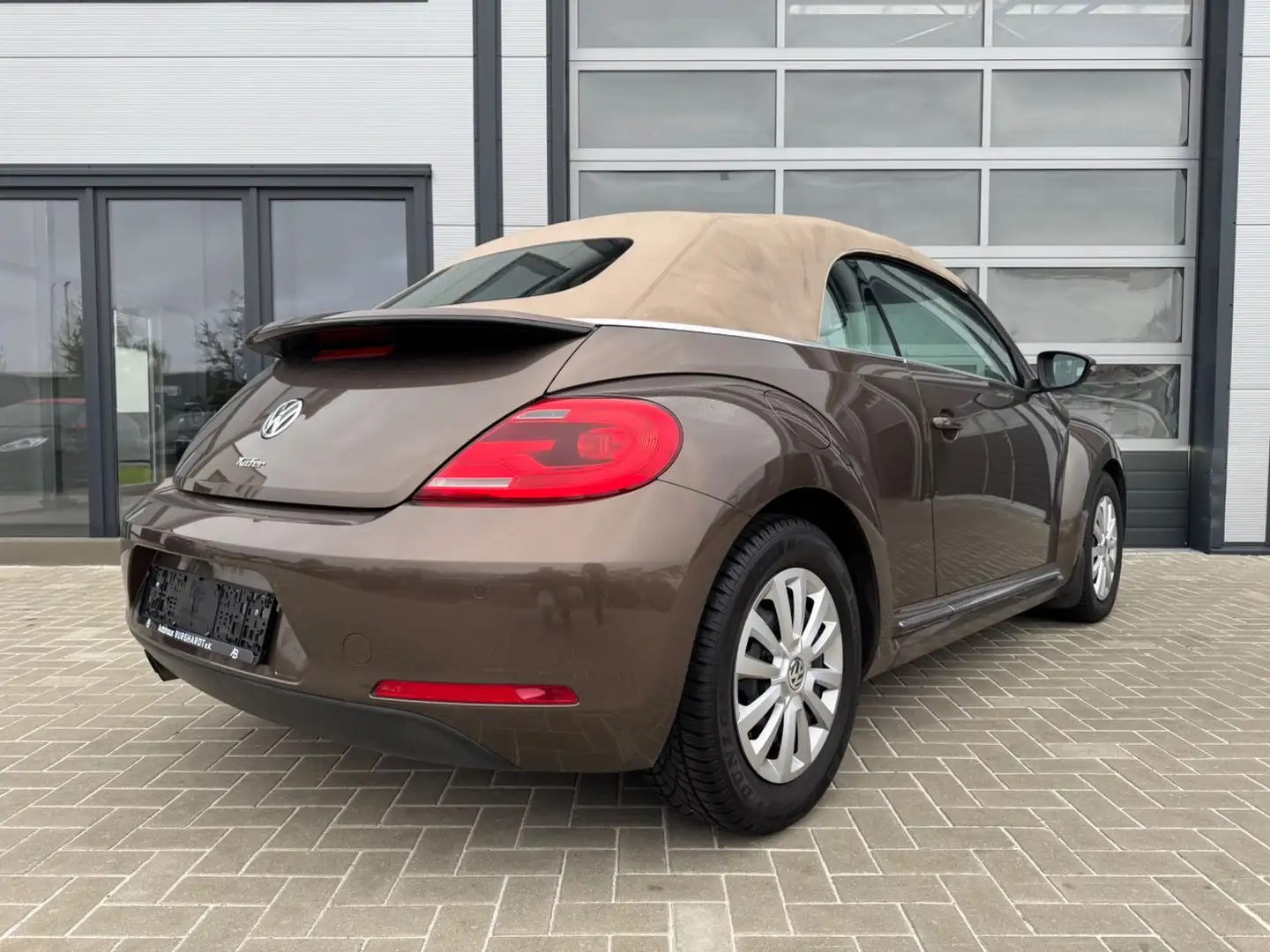 Volkswagen Beetle Cabriolet Design 1.4TSI DSG XENON KeyLess Braun - 2