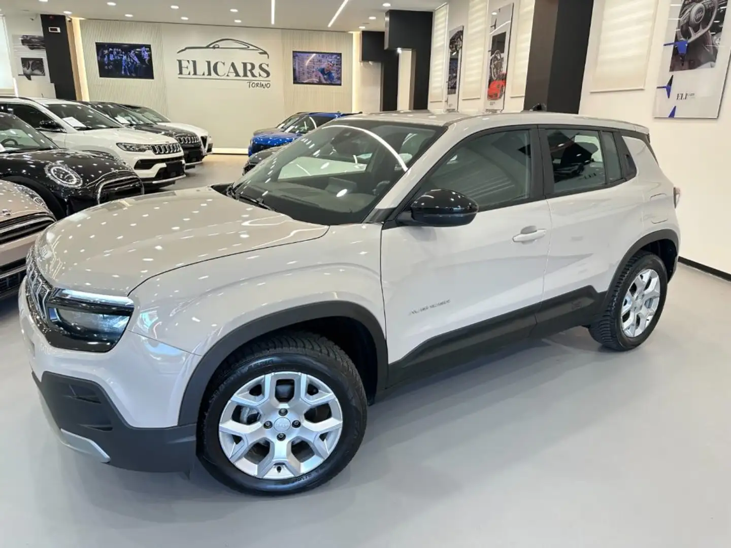 Jeep Avenger 1.2 Turbo 100 CV ALTITUDE Szary - 1