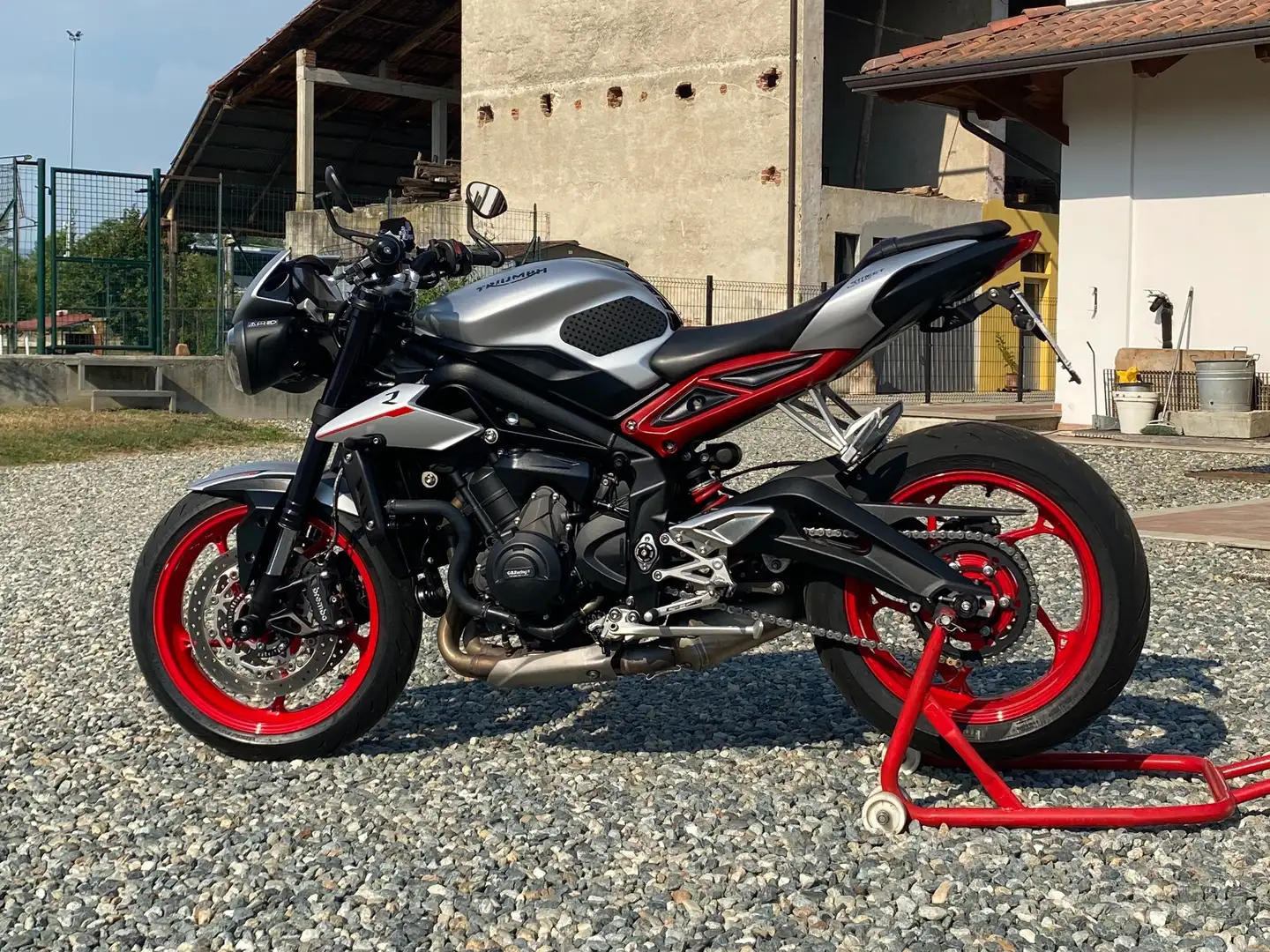 Triumph Street Triple 765 R Grigio - 1