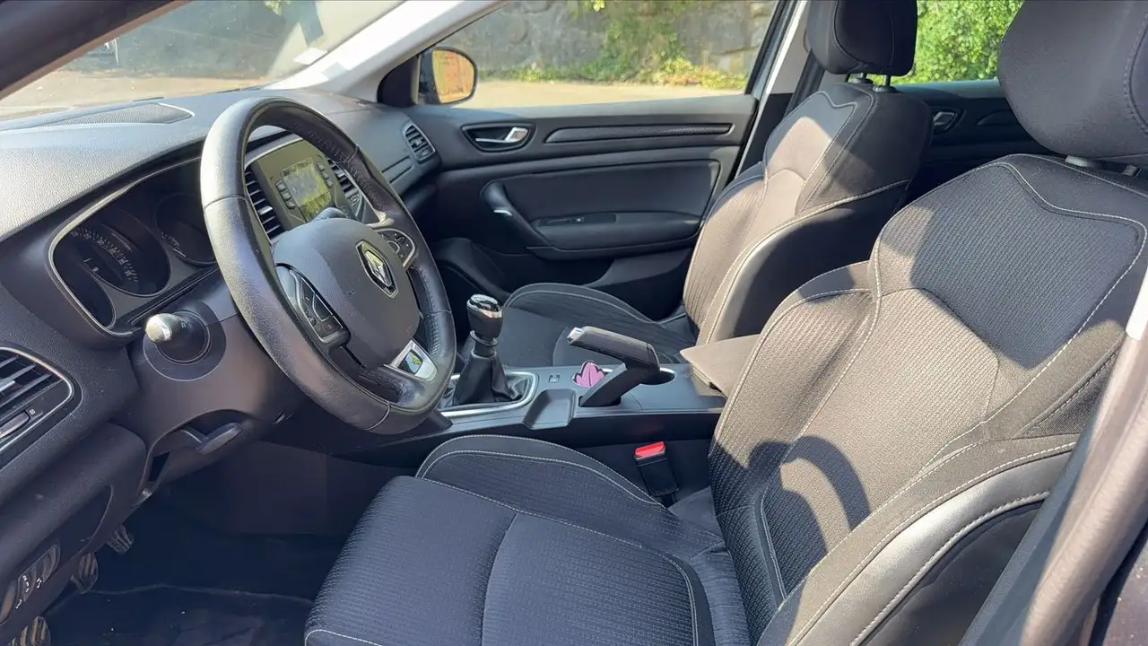Renault Megane Berline — photo 26