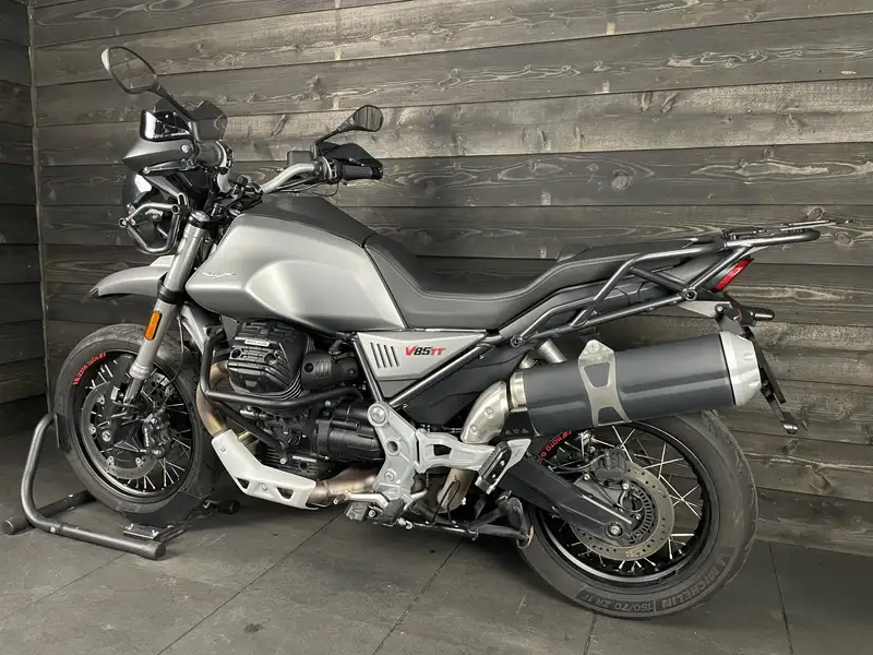 Moto Guzzi V 85 TT - foto 7