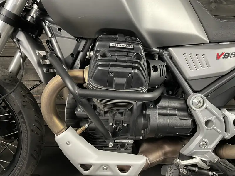 Moto Guzzi V 85 TT - foto 5