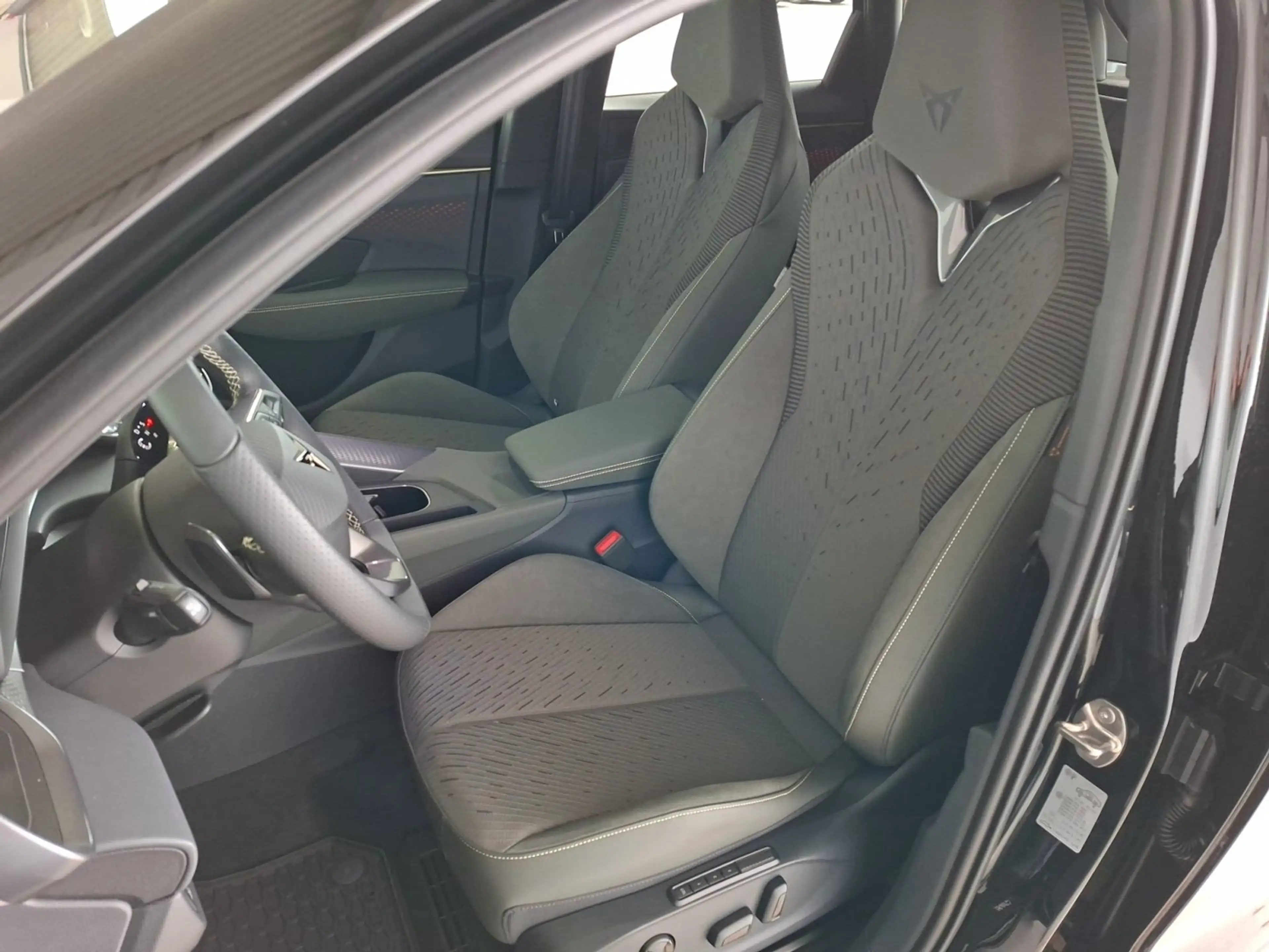 CUPRA Terramar TRIBE 1.5 e-TSI 150 PS DSG — photo 11