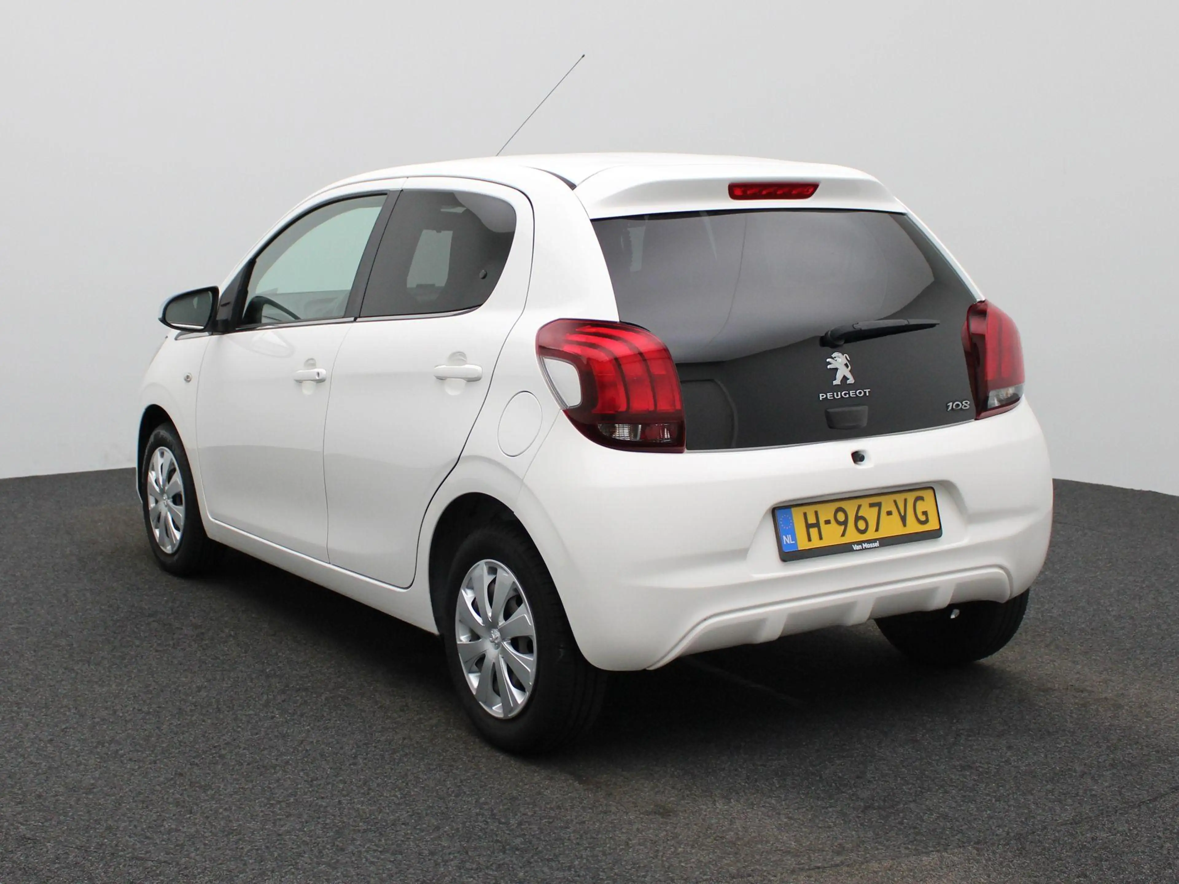 Peugeot 108 1.0 e-VTi Active | Airco | Bluetooth | Bi-xenon | — photo 2