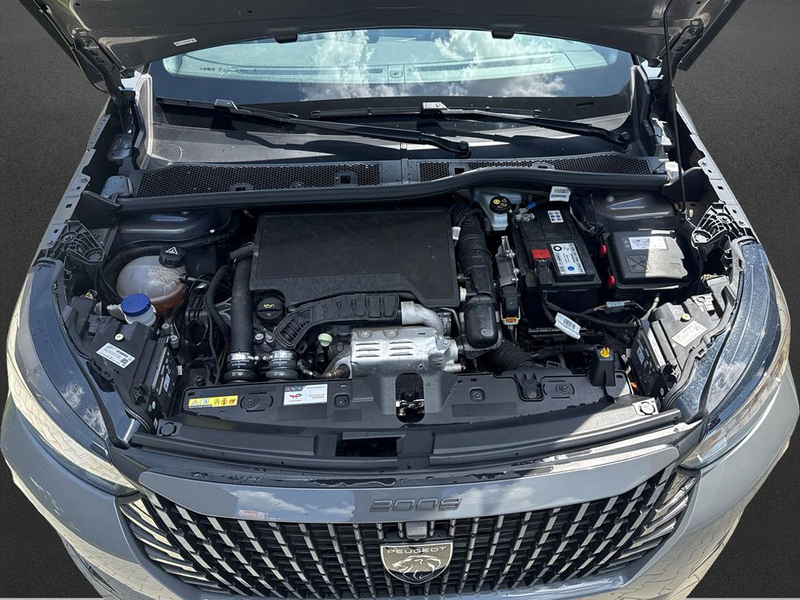 Peugeot 2008 Neuer 2008 GT PureTech 130 EAT8 — photo 7