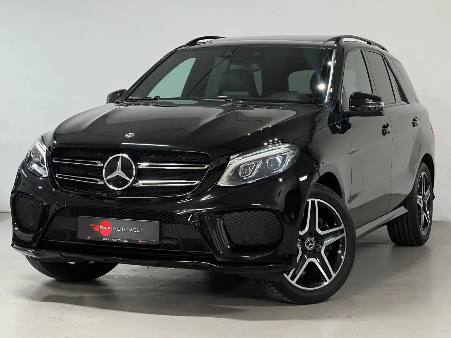 Mercedes-Benz GLE 400 4Matic/NAVI/360 CAM/LEDER/PANO/VOLL Noir - 1