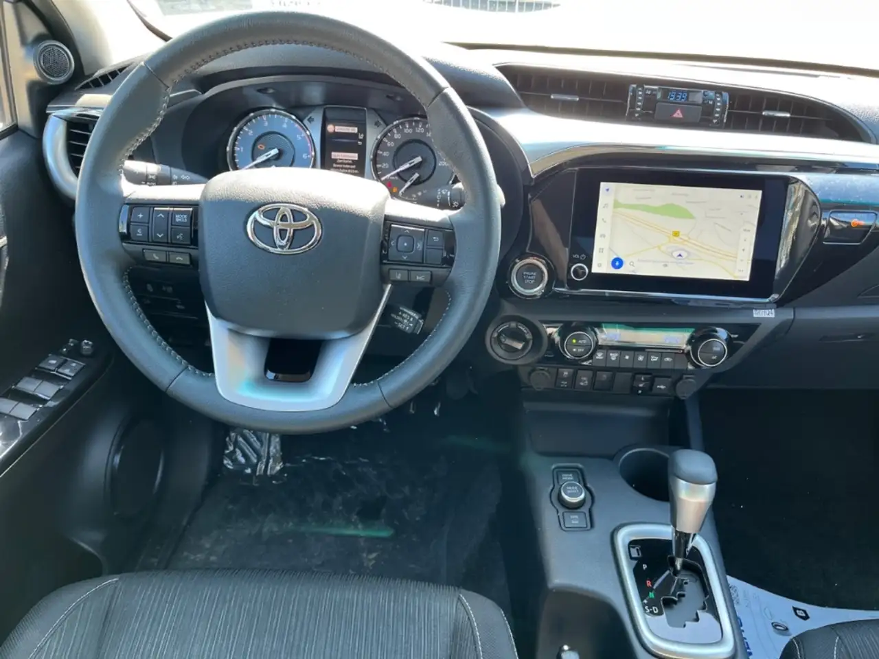 Toyota Hilux Double Cab Comfort 4x4 2.8 D-4D EU6d 15