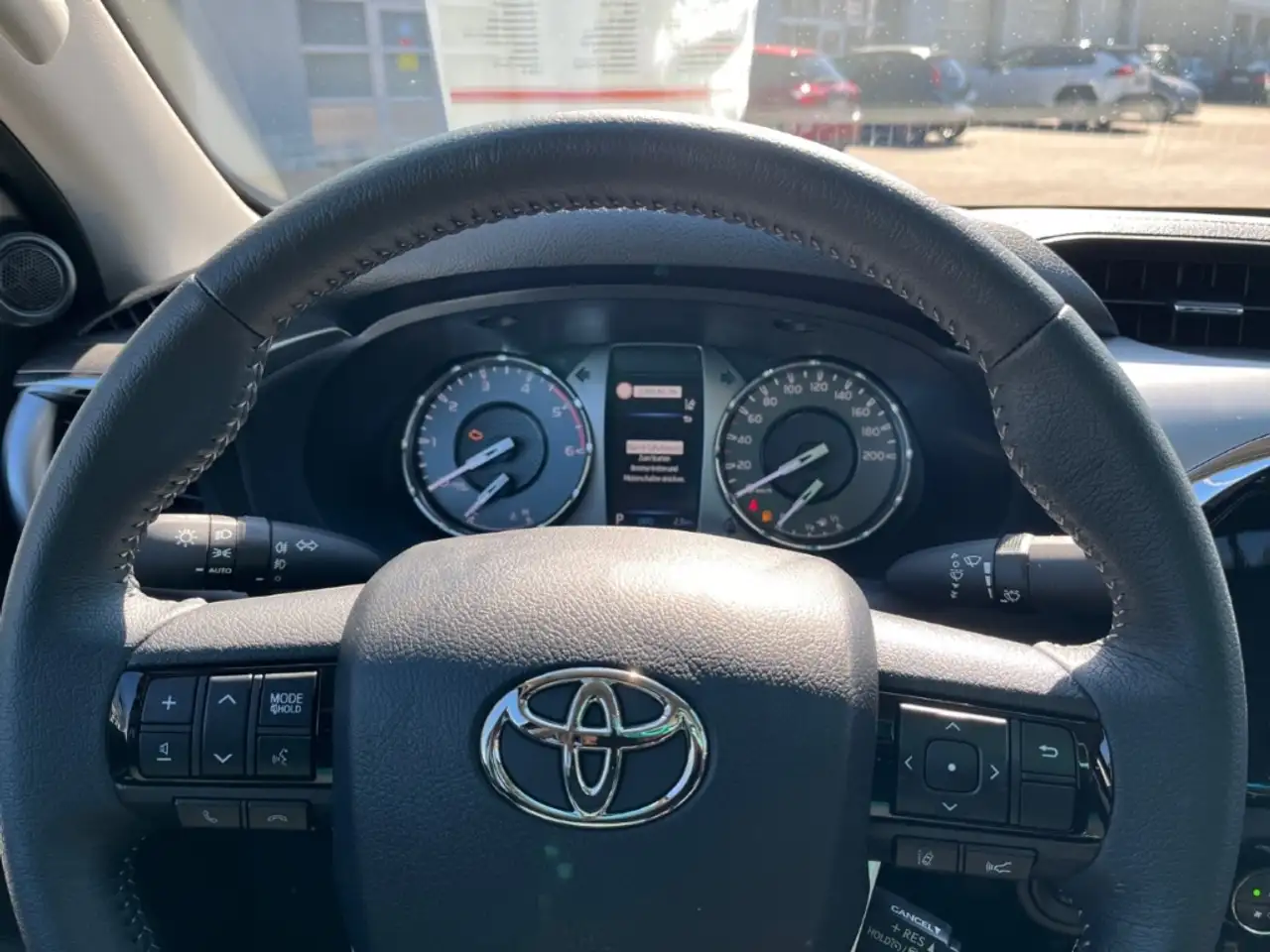Toyota Hilux Double Cab Comfort 4x4 2.8 D-4D EU6d 16
