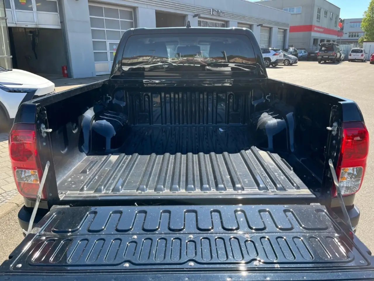 Toyota Hilux Double Cab Comfort 4x4 2.8 D-4D EU6d 9