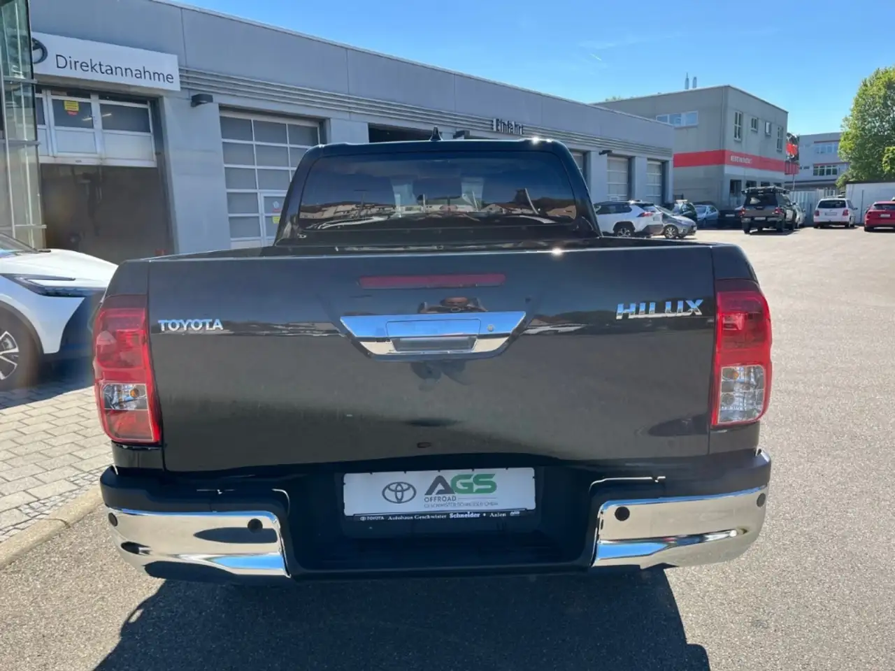 Toyota Hilux Double Cab Comfort 4x4 2.8 D-4D EU6d 10