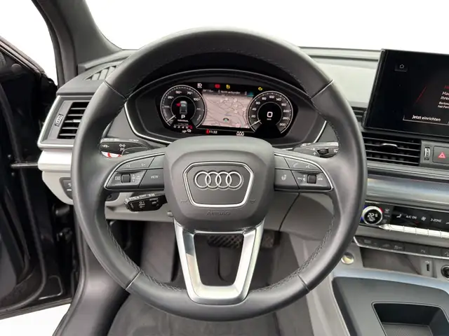 Audi Q5 view 13