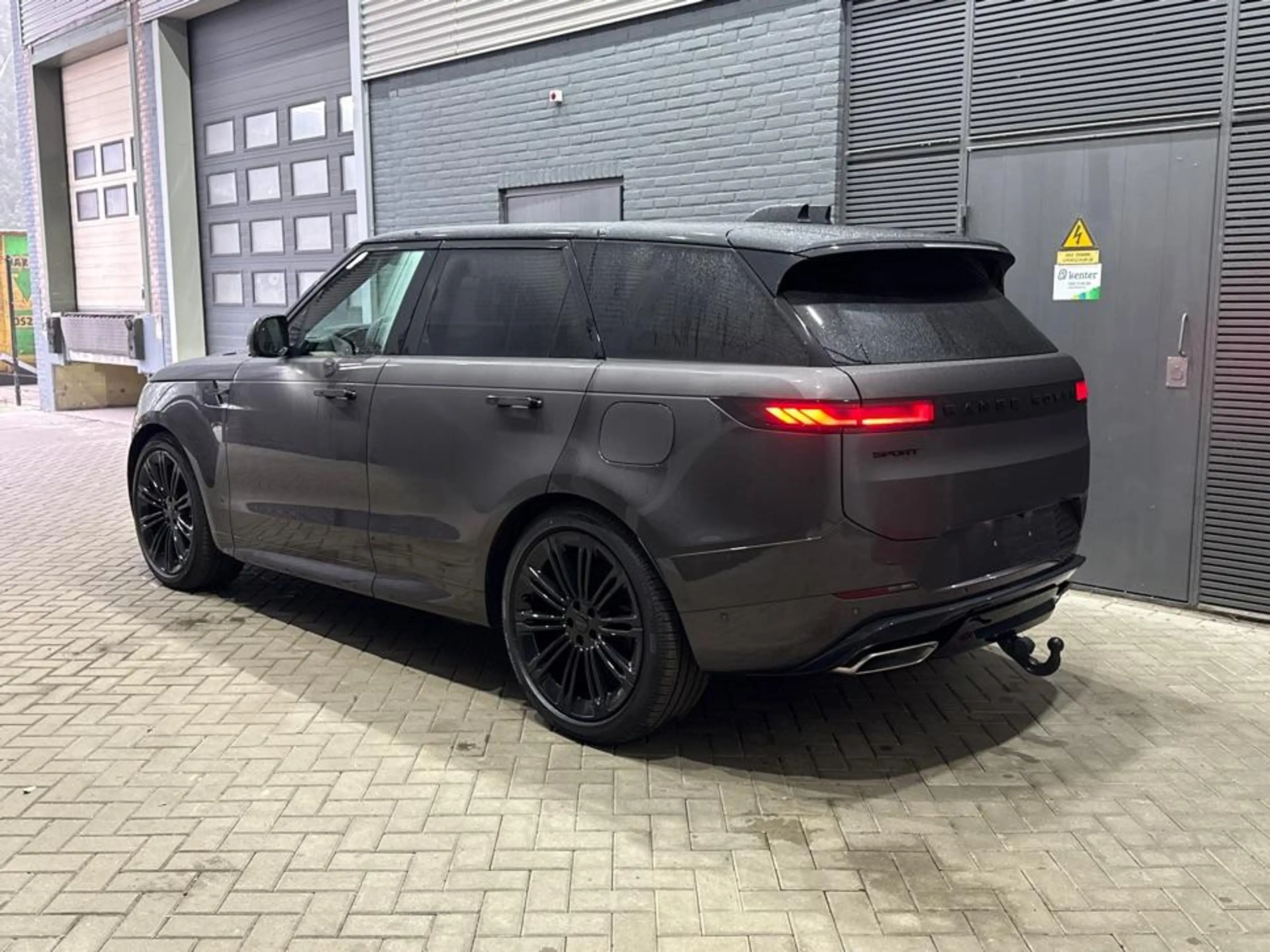 Land Rover Range Rover Sport P460e Dynamic HSE | 23 Inch | Meridian 3D Surround — photo 3