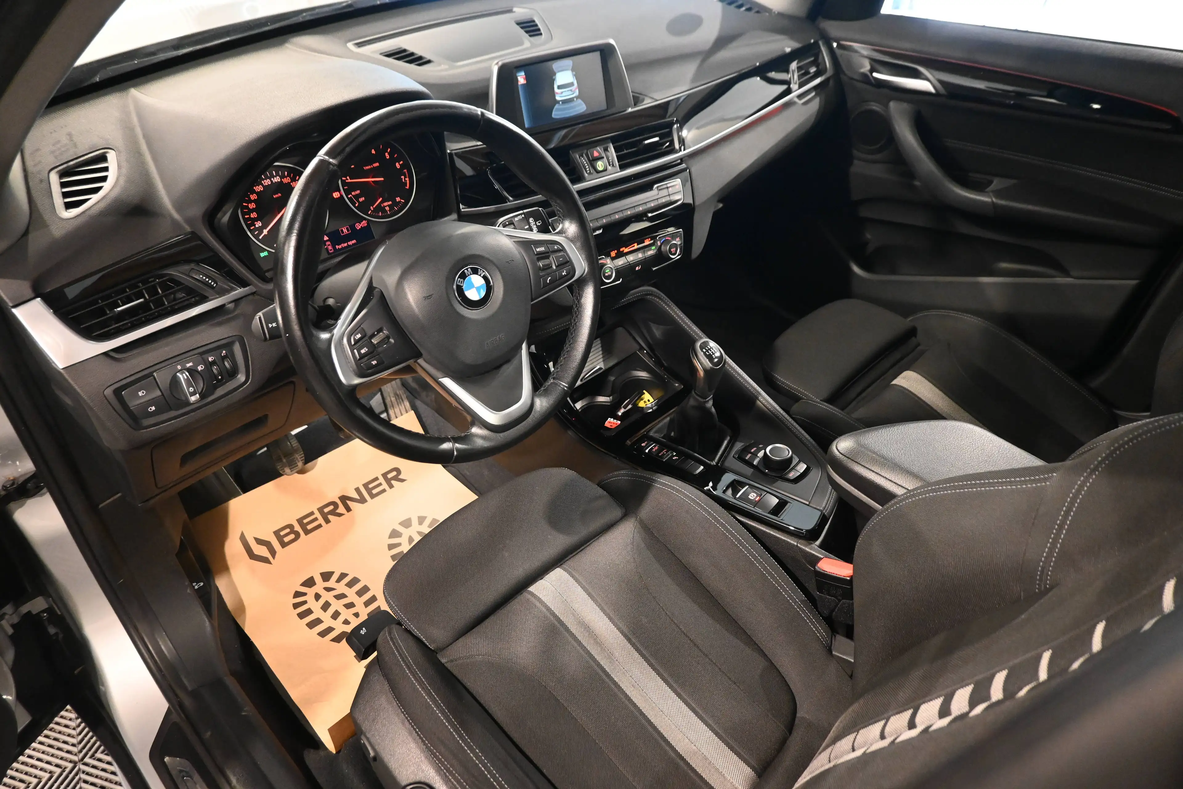 BMW X1 X1 1.5i sDrive18 PACK SPORT / BLUETOOTH / TELEPHONE / COFFRE ELECTRIQUE / CARNET COMPLET BMW !! — photo 12