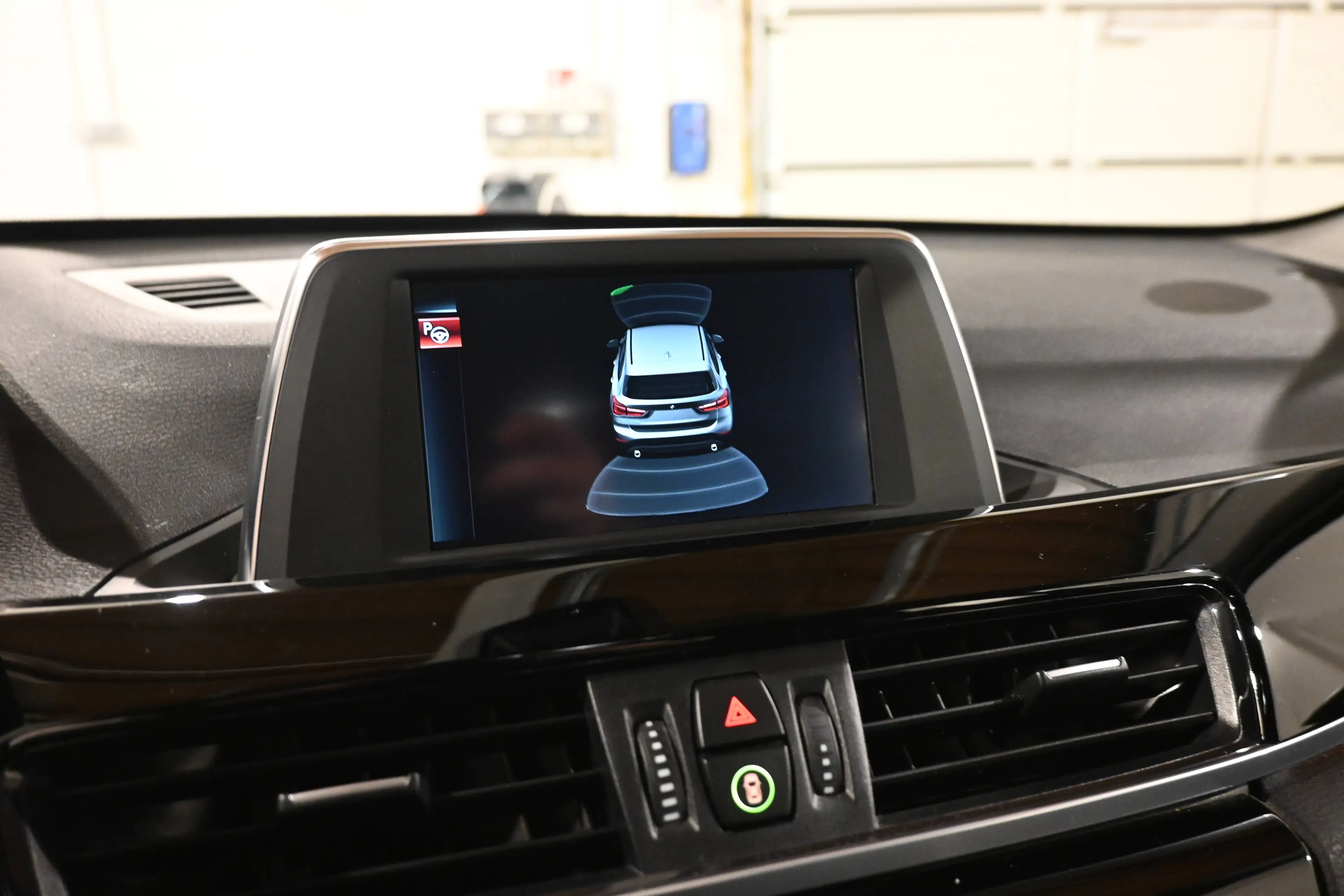BMW X1 X1 1.5i sDrive18 PACK SPORT / BLUETOOTH / TELEPHONE / COFFRE ELECTRIQUE / CARNET COMPLET BMW !! — photo 15